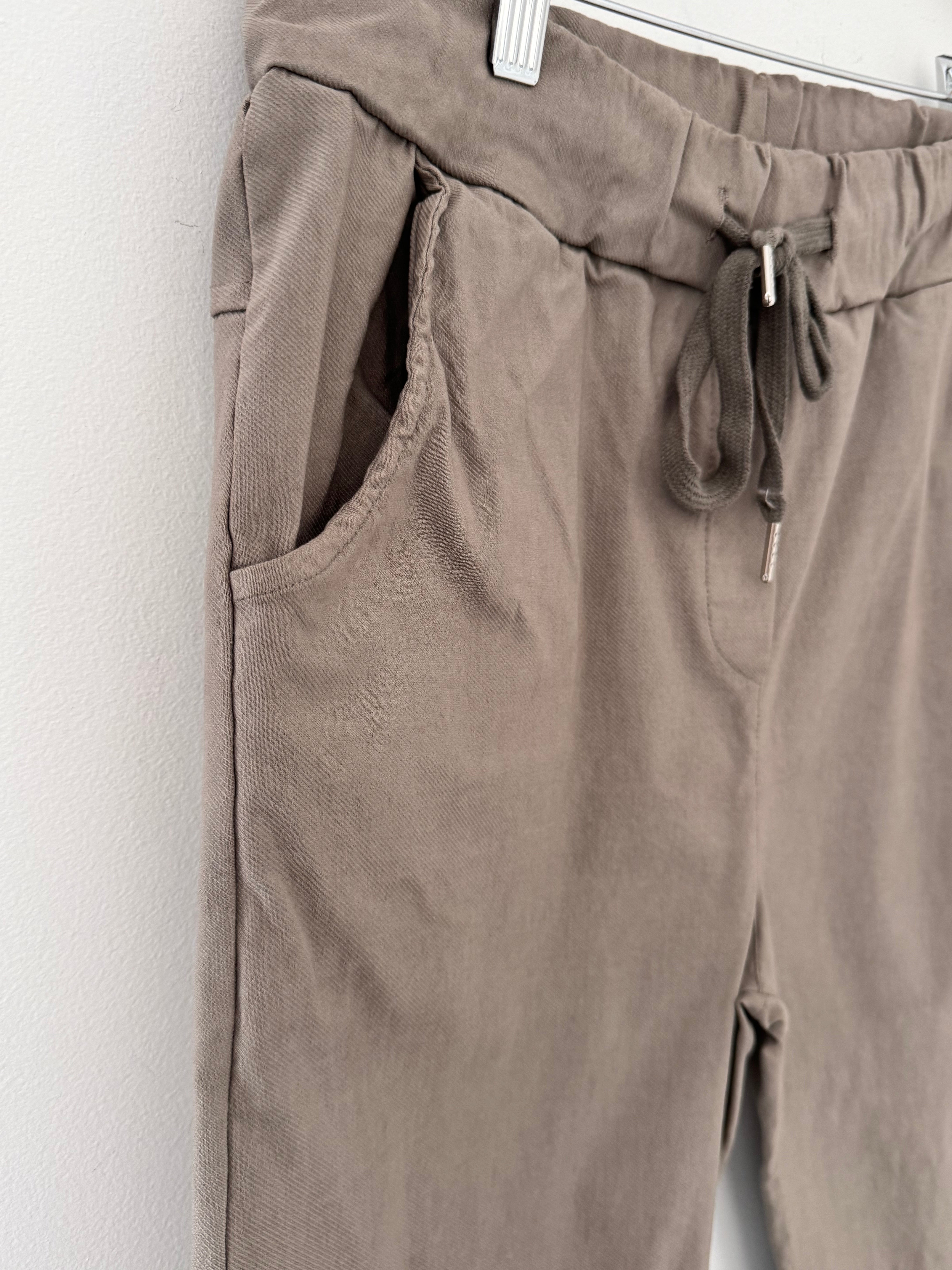 Super Stretch Capri Shorts in Mocha
