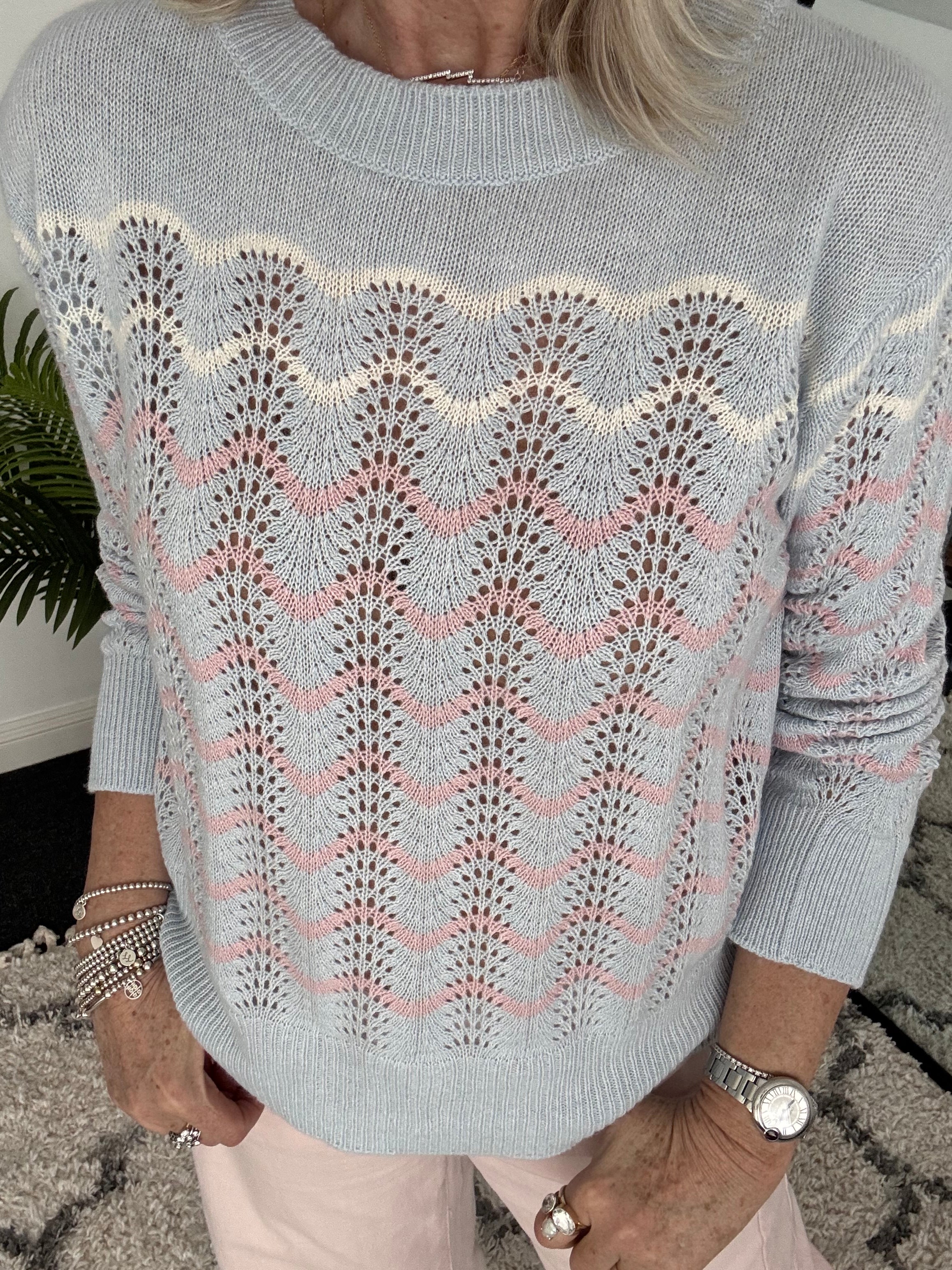Wavy Cashmere Jumper in Blue & Pink