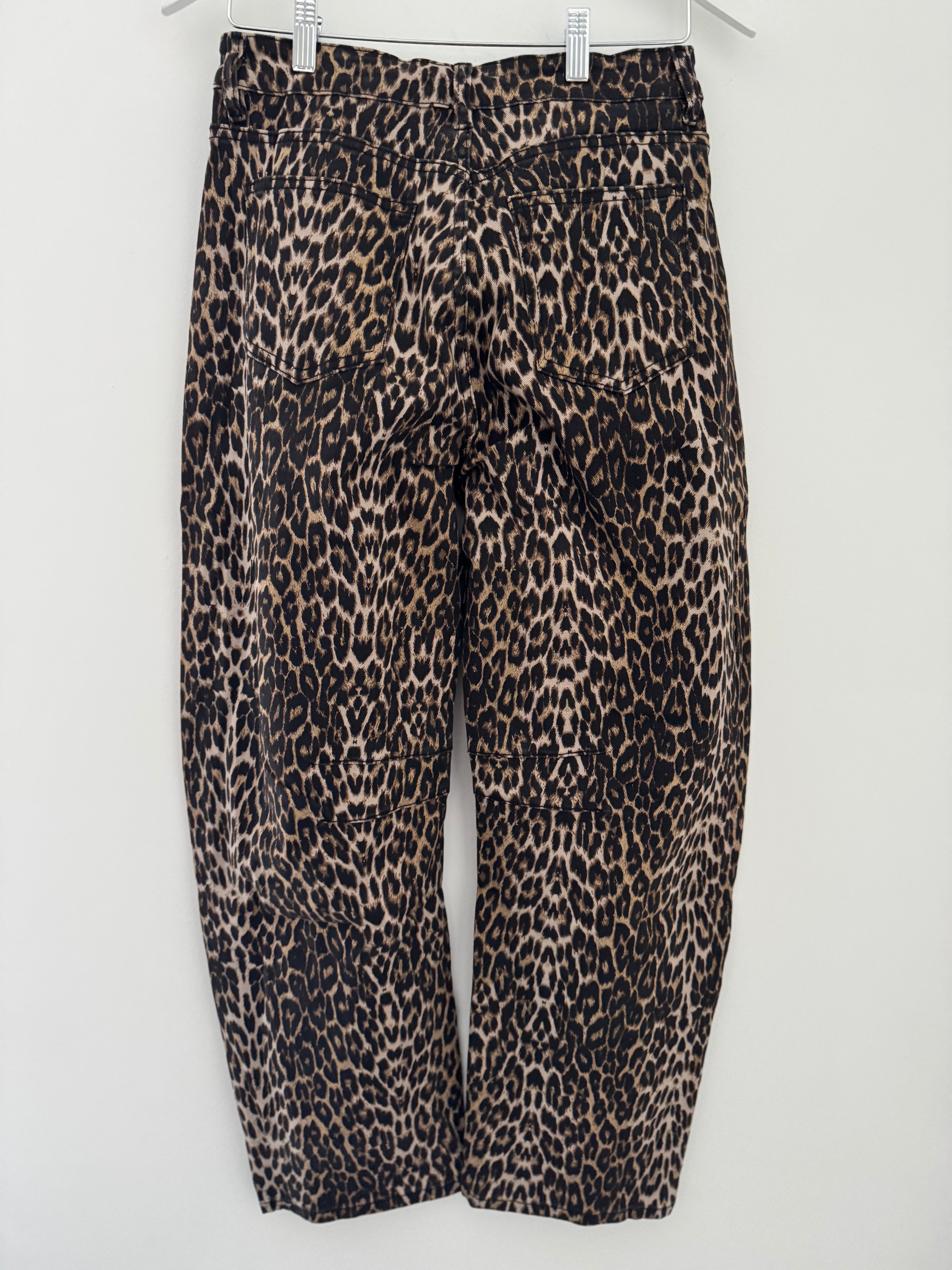 Barrel Leg Jeans in Leopard