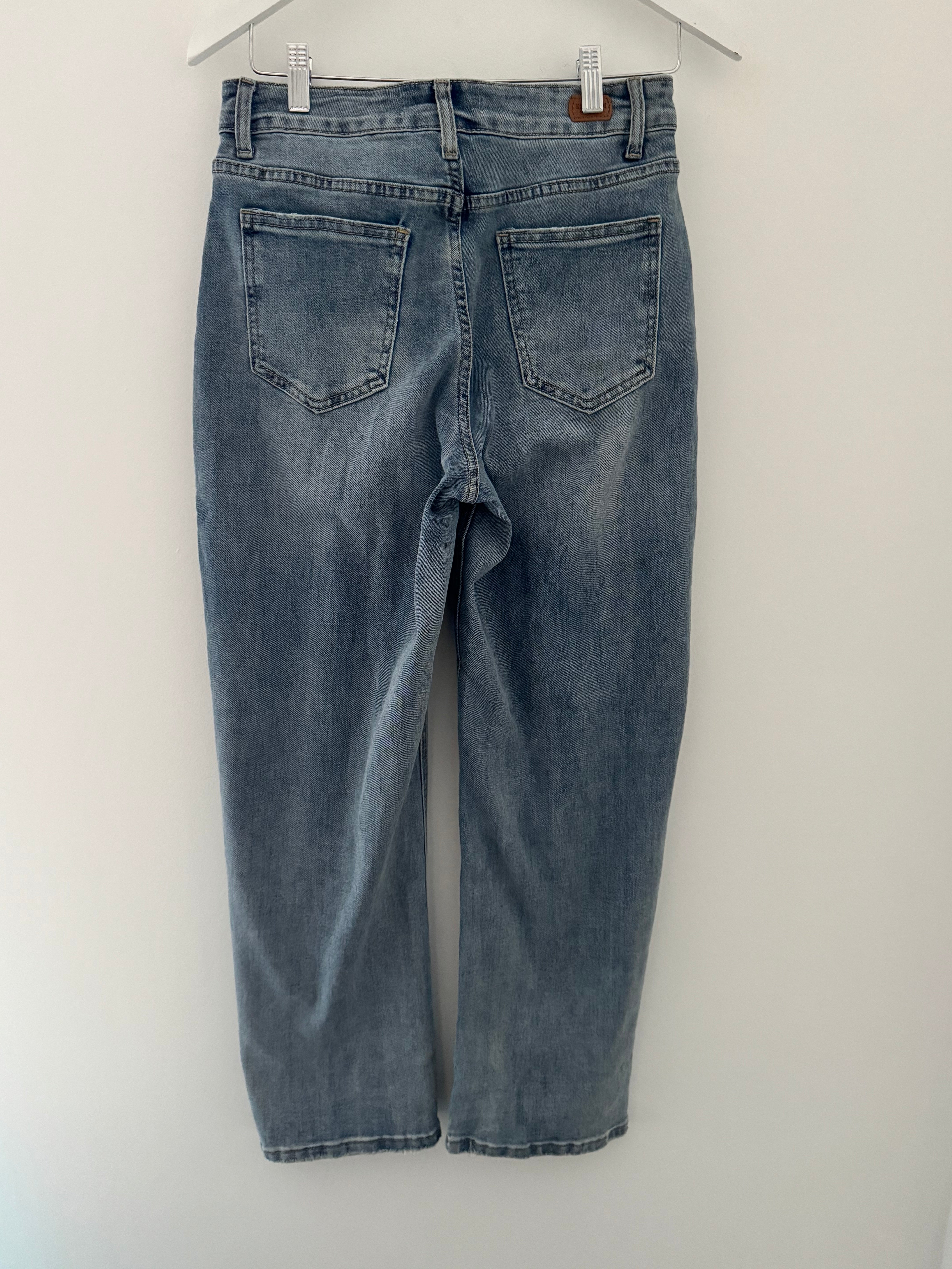 Slim Barrel Leg Stretch Jeans