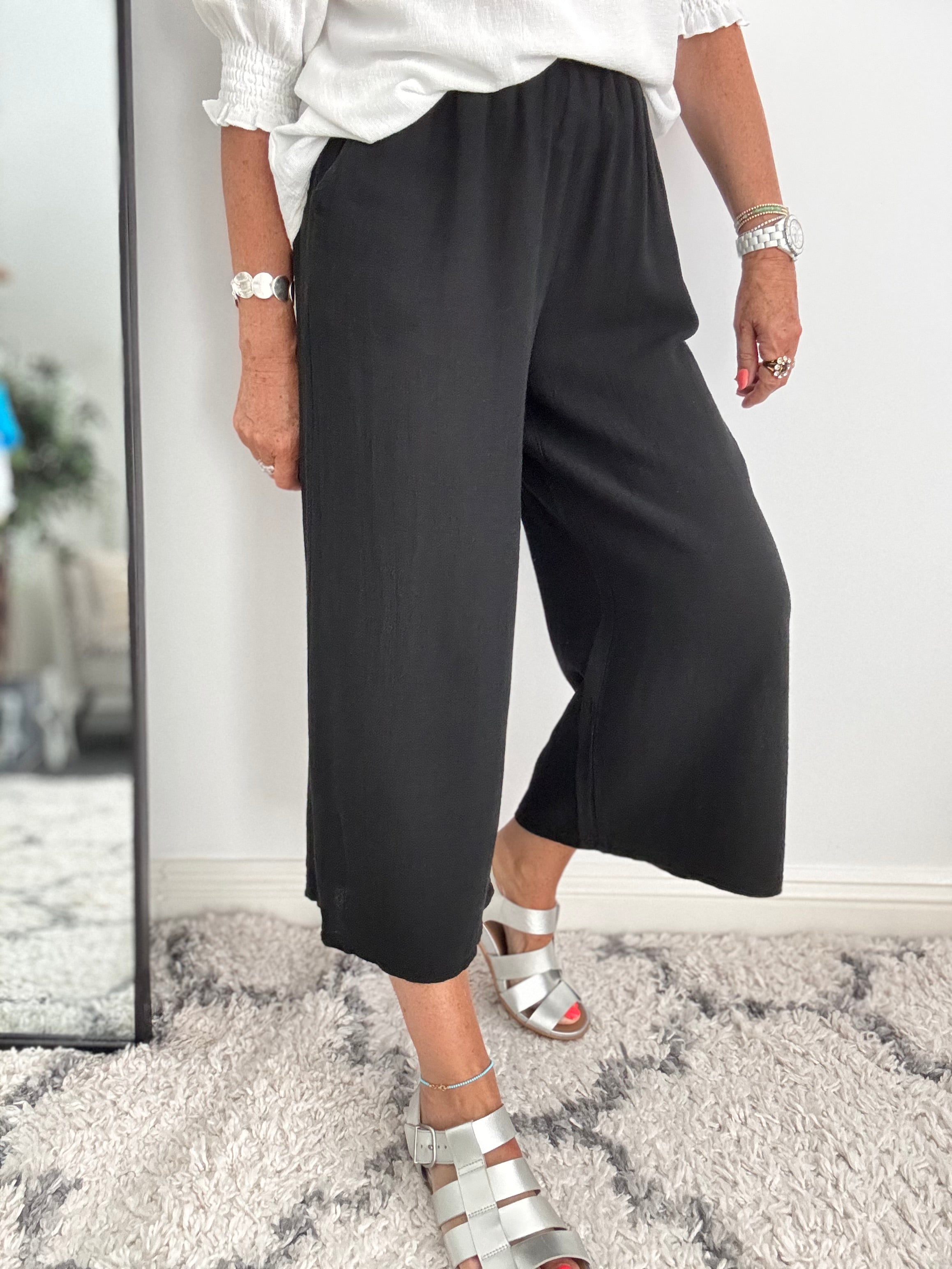 Linen & Cotton Crop Trousers in Black