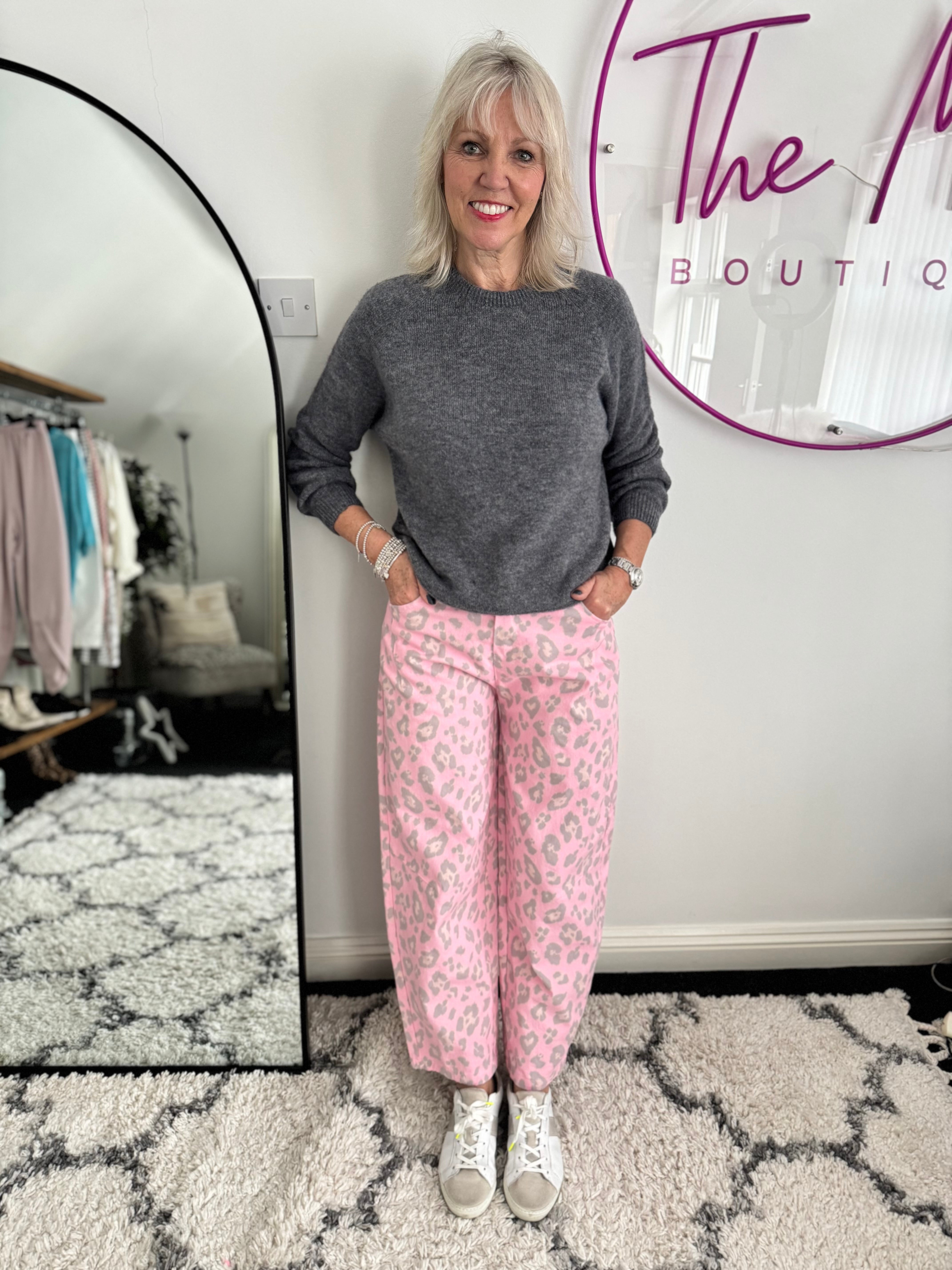 Barrel Leg Stretch Jeans in Pink Leopard