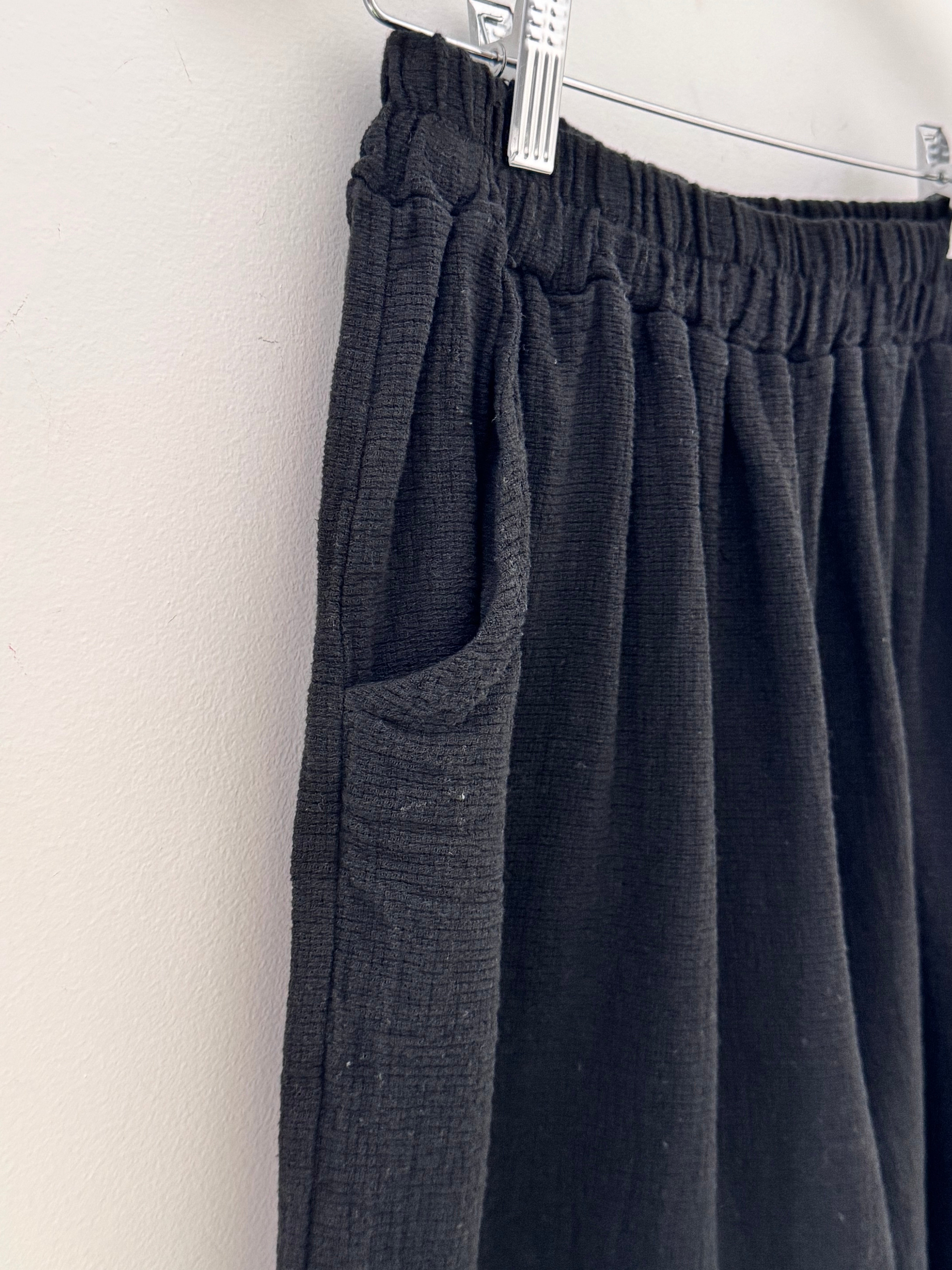 Linen & Cotton Shorts in Black