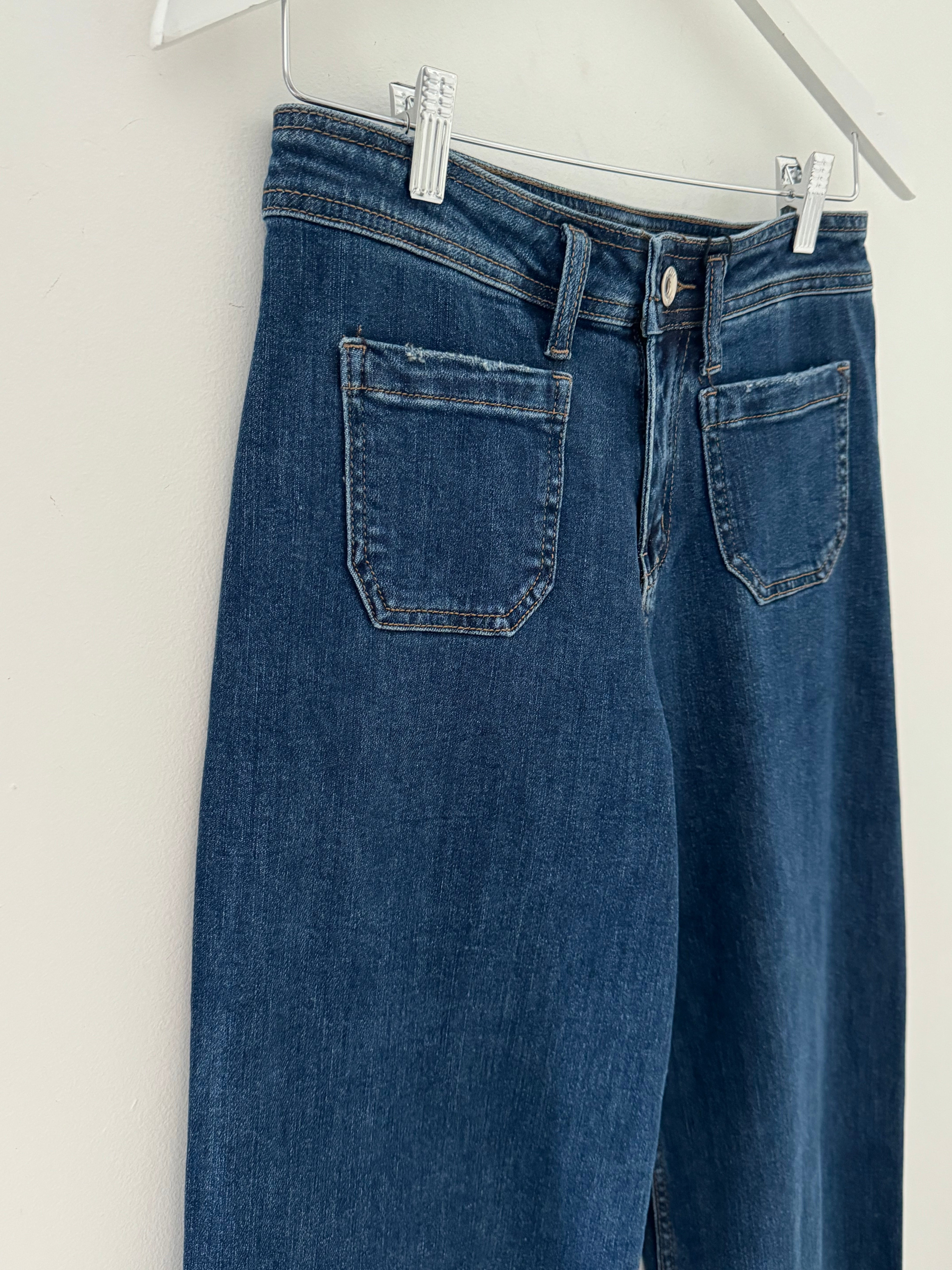 Stretch Flared Jeans in Mid Denim