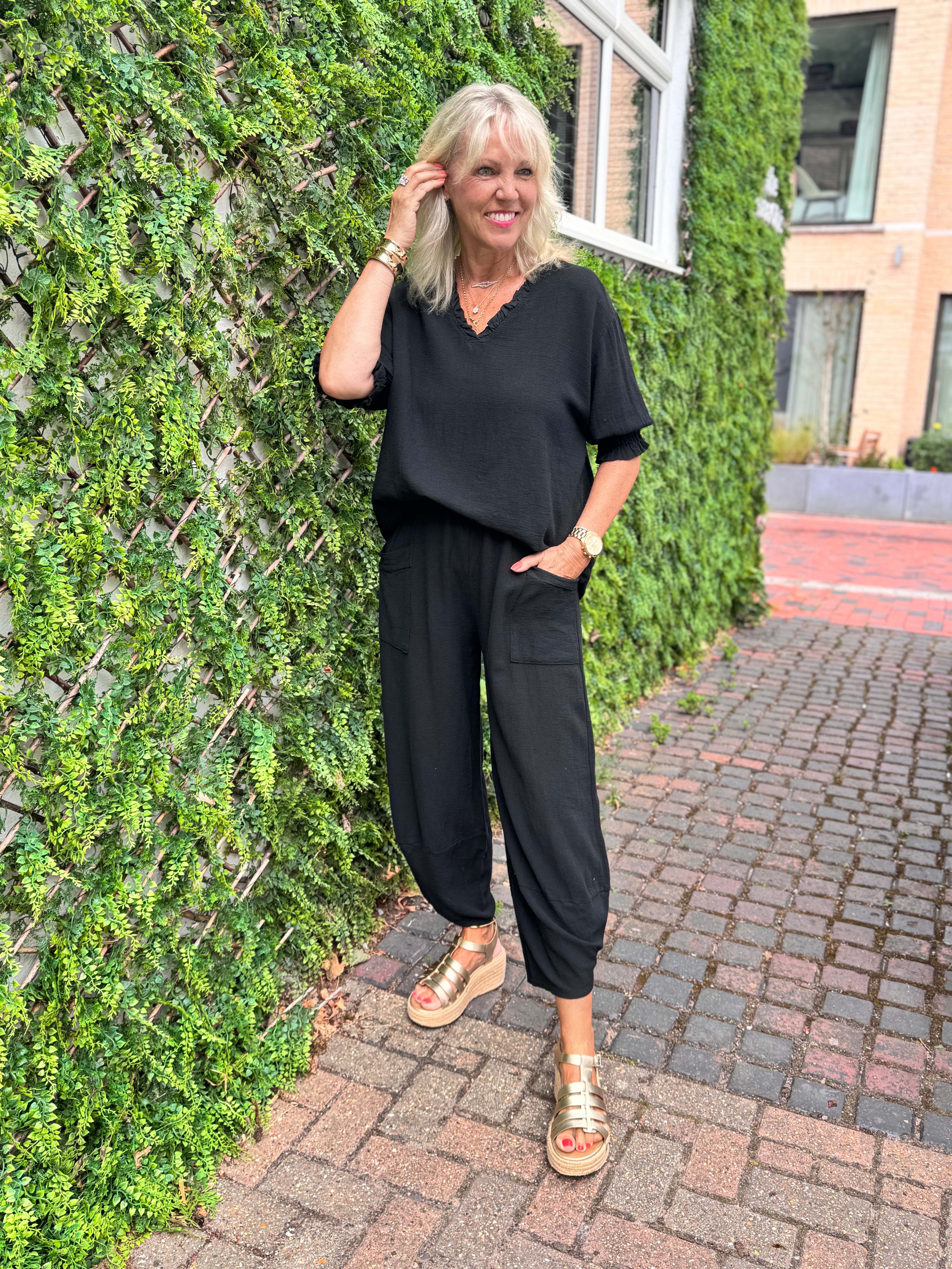 Linen & Cotton Barrel Trousers in Black