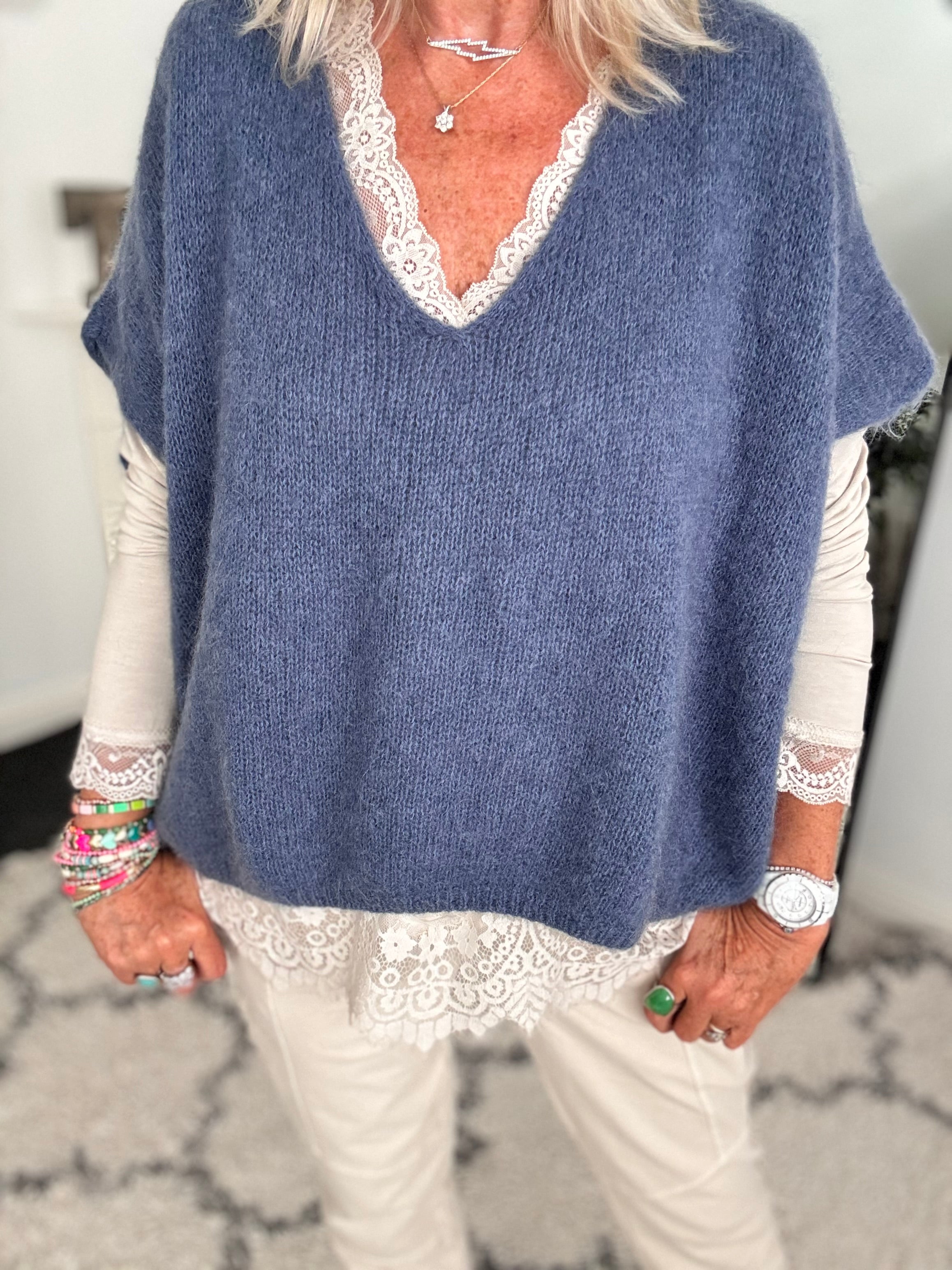 Luxe Base Top with Lace Trim in Stone