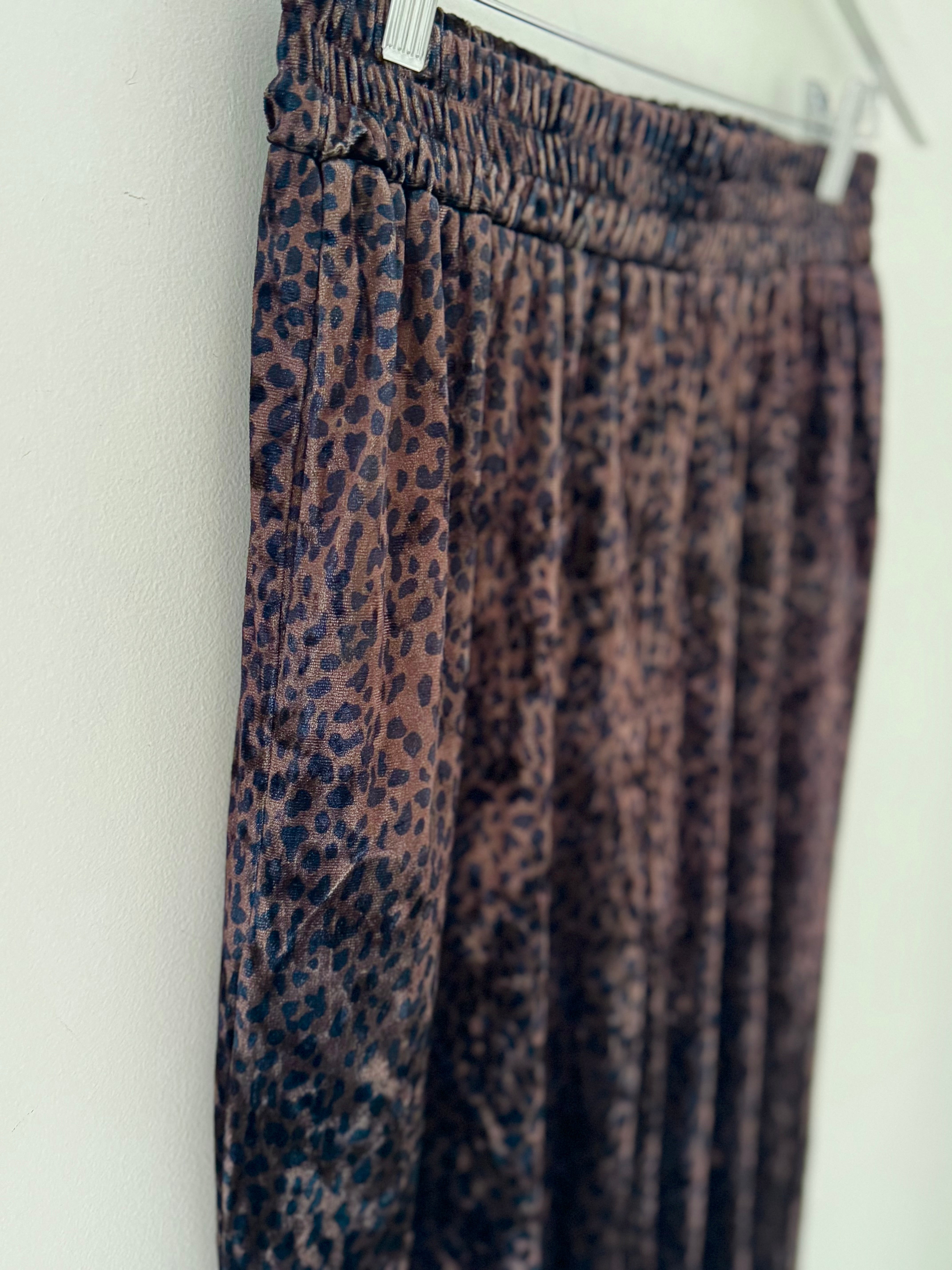 Velvet Stretch Trousers in Chocolate Leopard