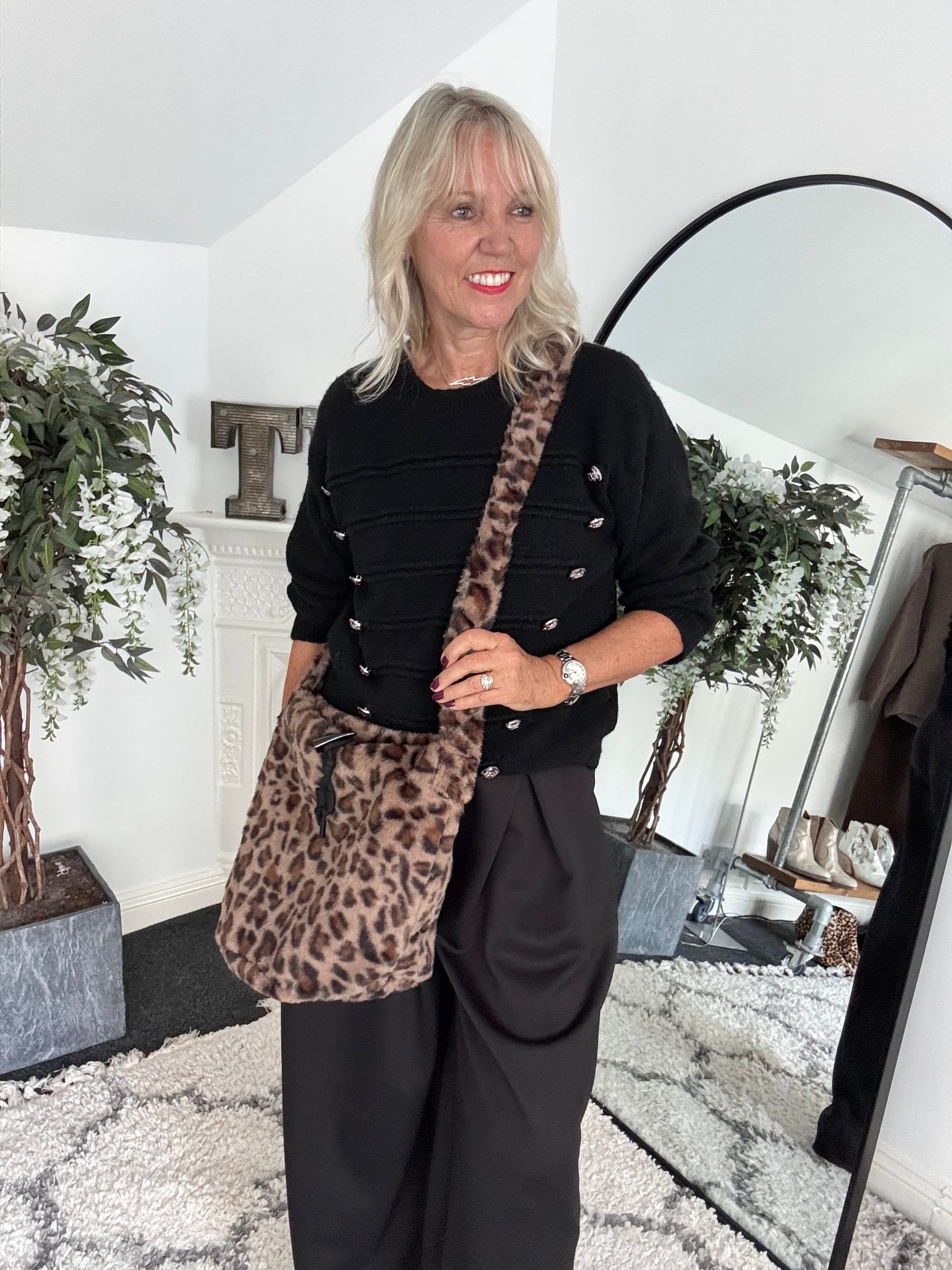Faux Fur Bucket Bag in Leopard