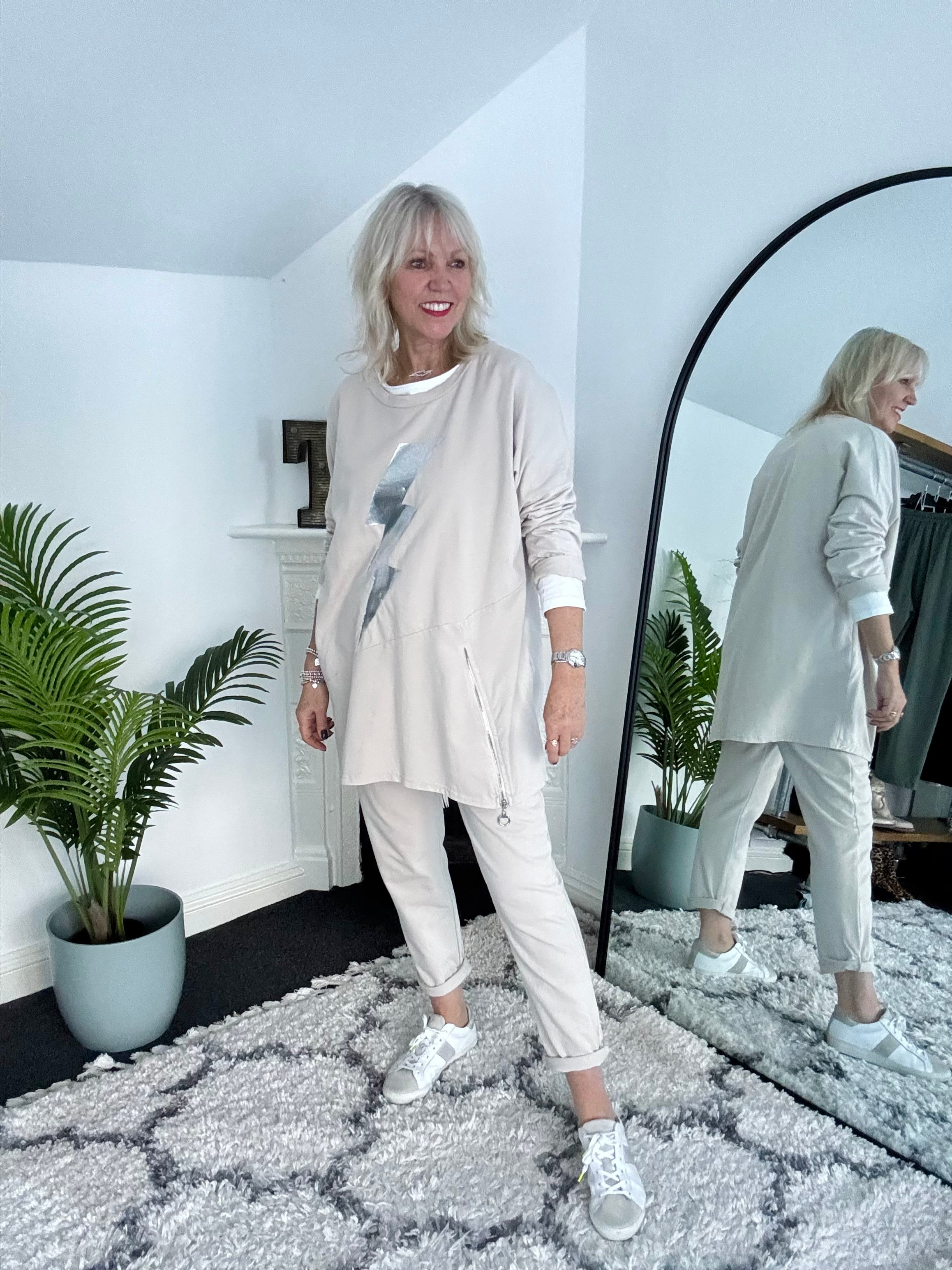 Lightning Bolt Sweatshirt in Stone