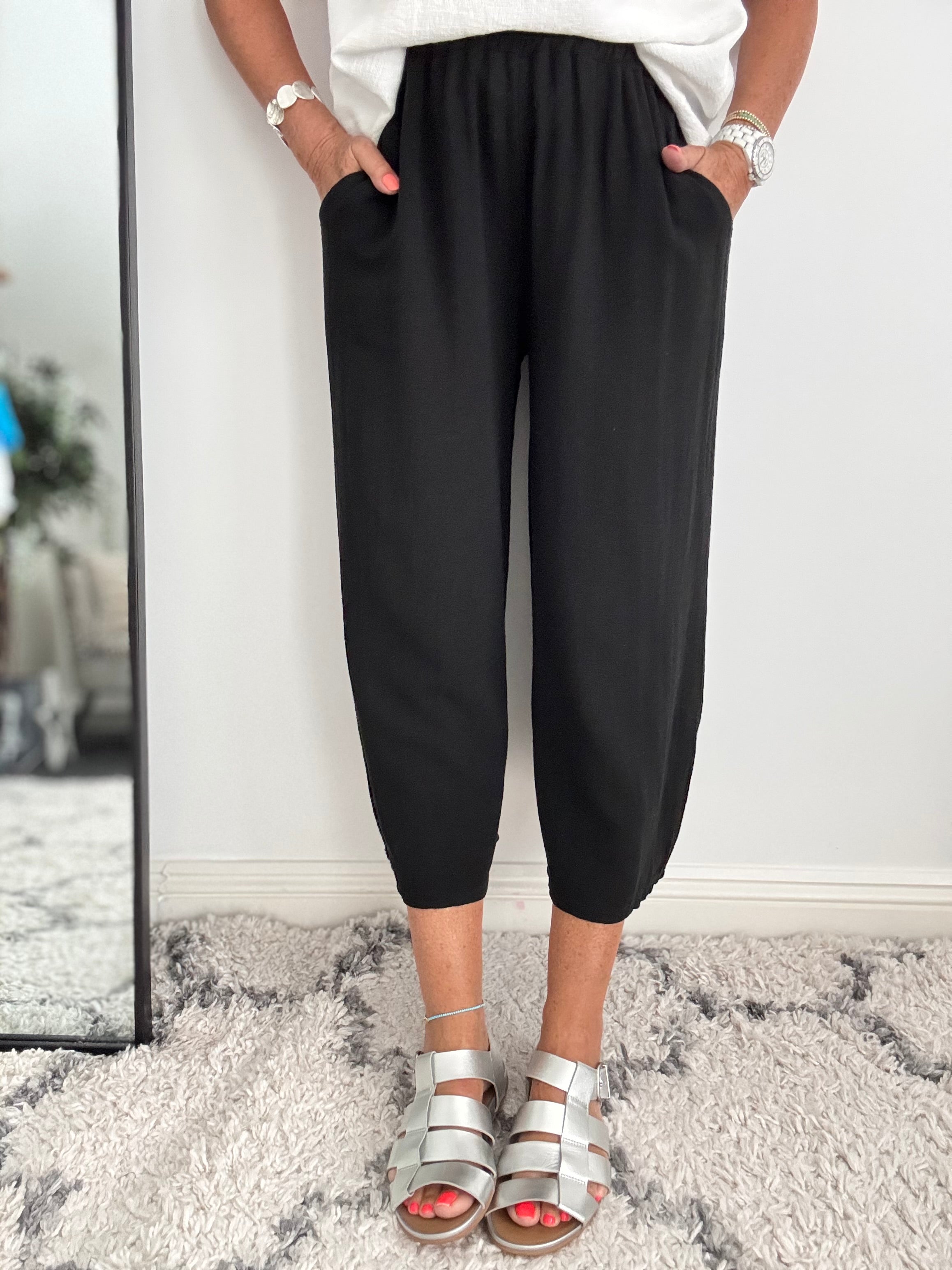 Linen & Cotton Crop Trousers in Black