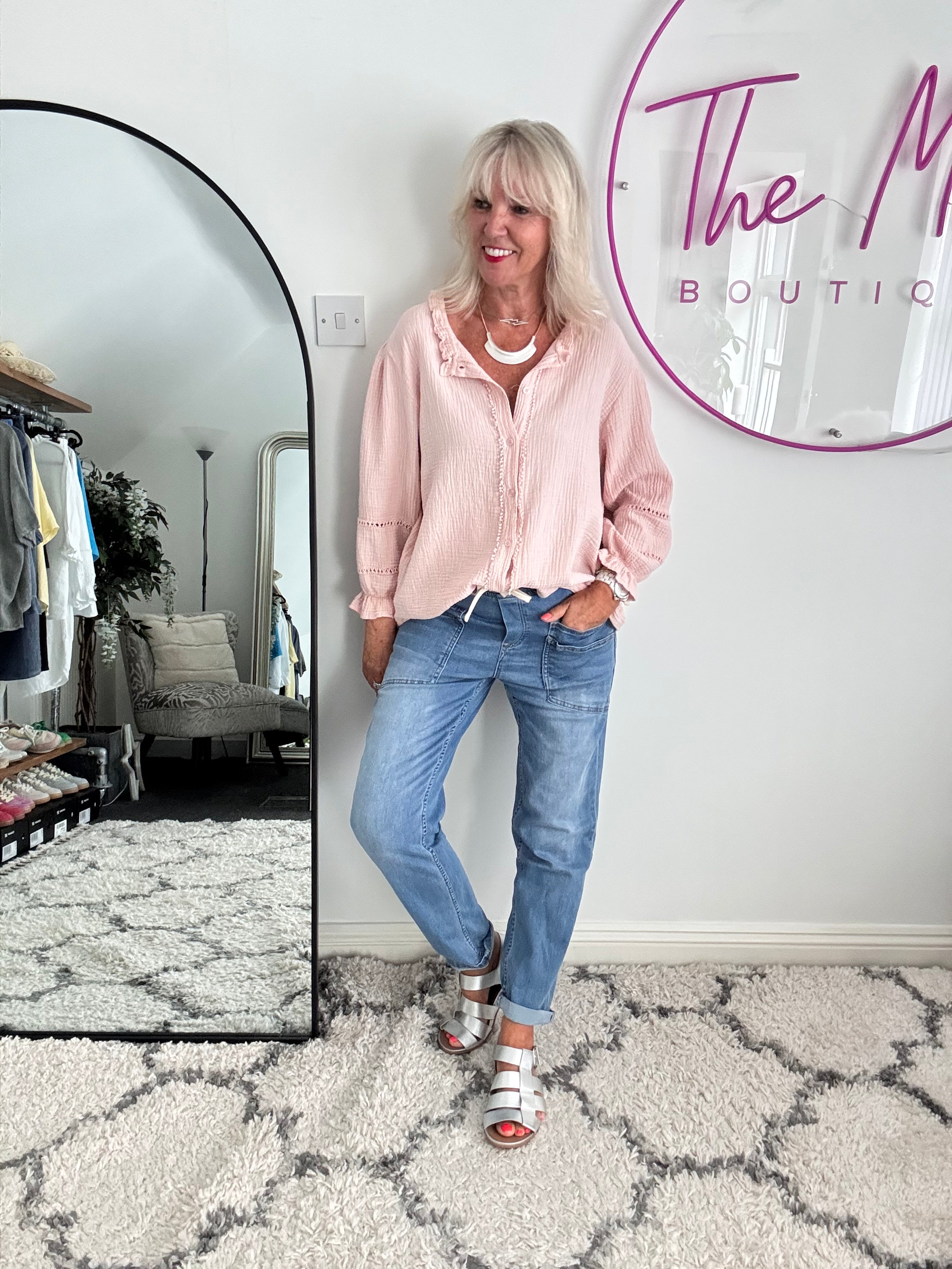 Detailed Cheesecloth Shirt in Soft Pink