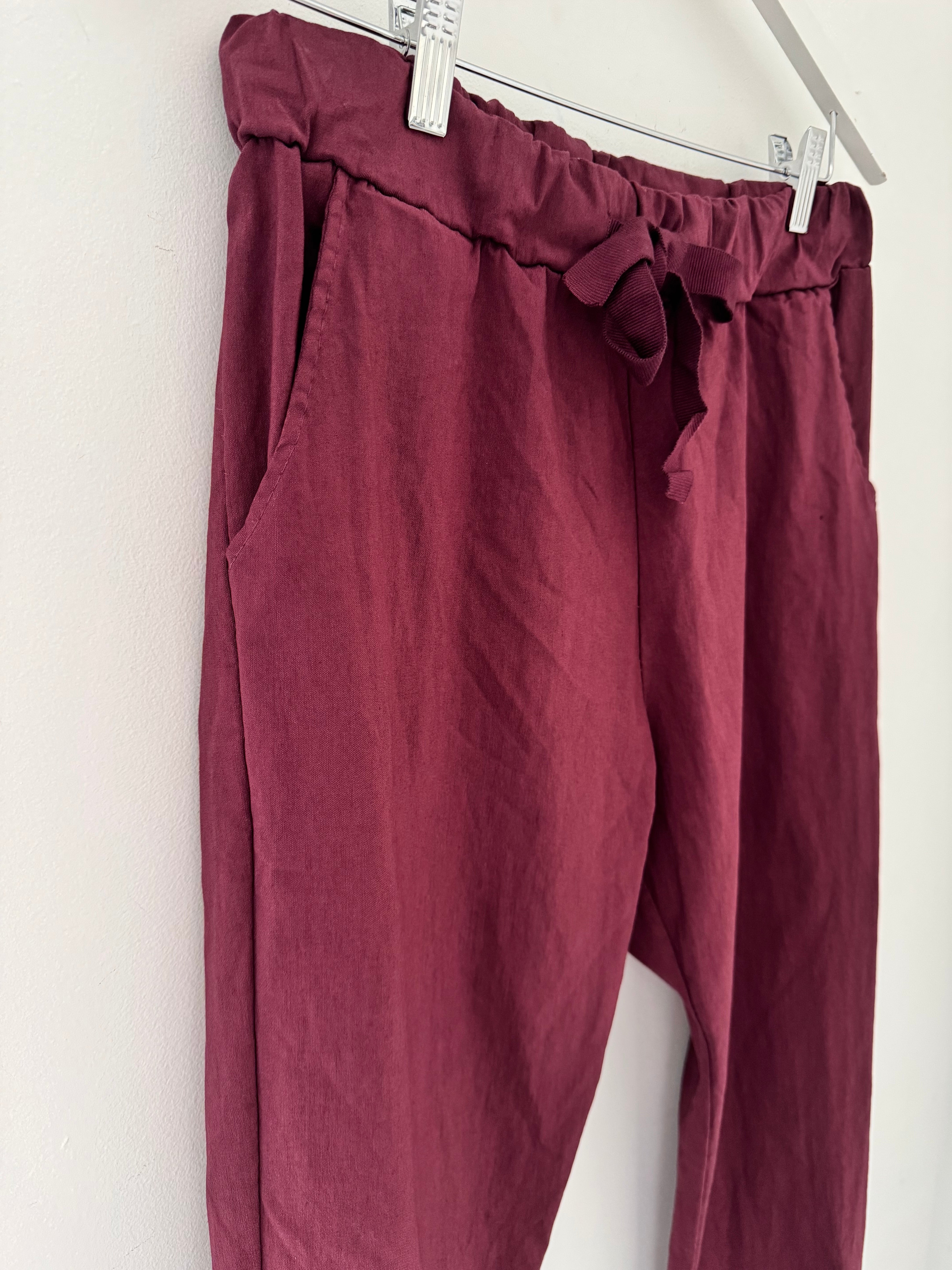 Super Stretch Joggers in Claret