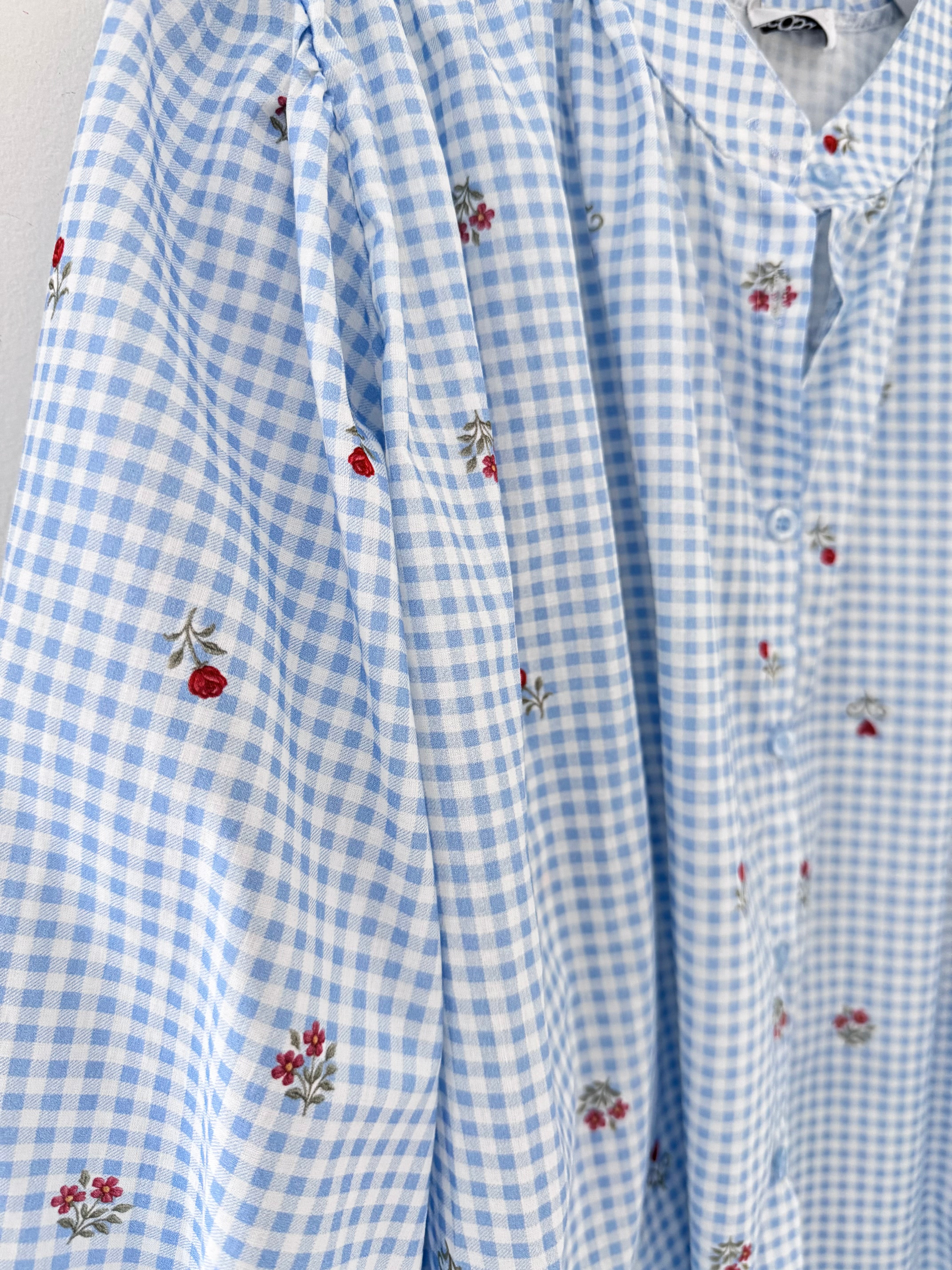 Gingham & Sprig Shirt in Blue & White