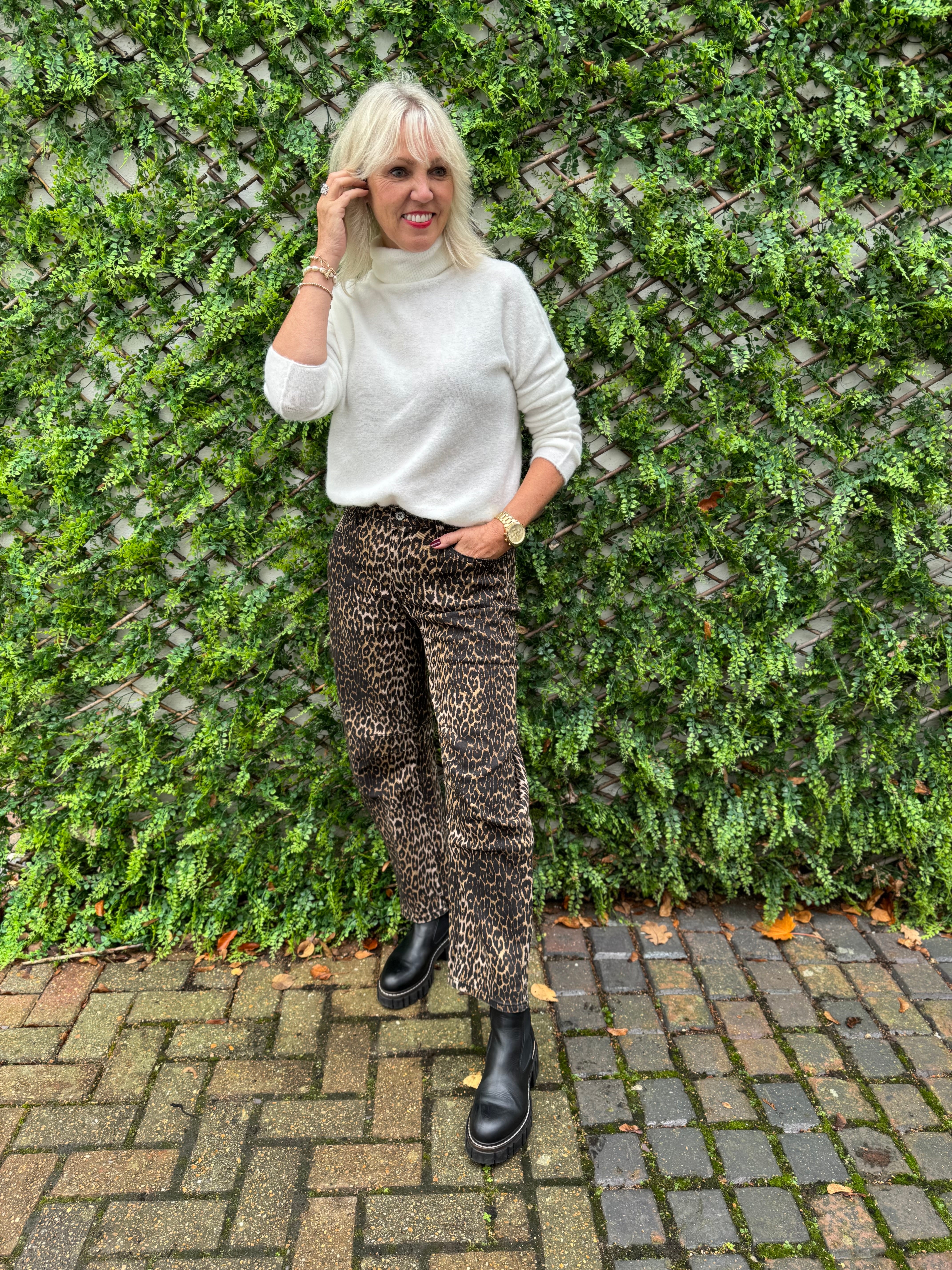 Barrel Leg Jeans in Leopard