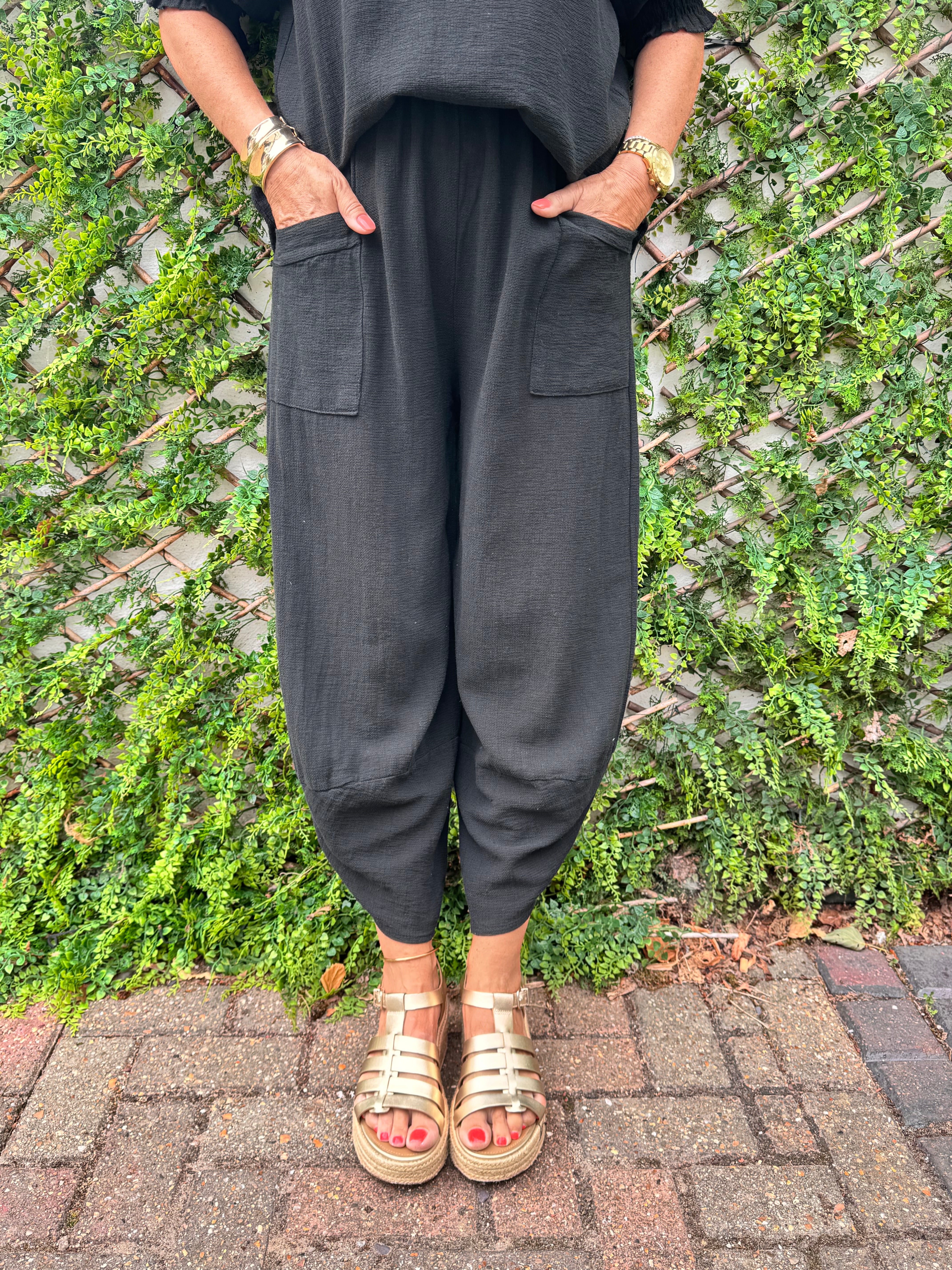 Linen & Cotton Barrel Trousers in Black