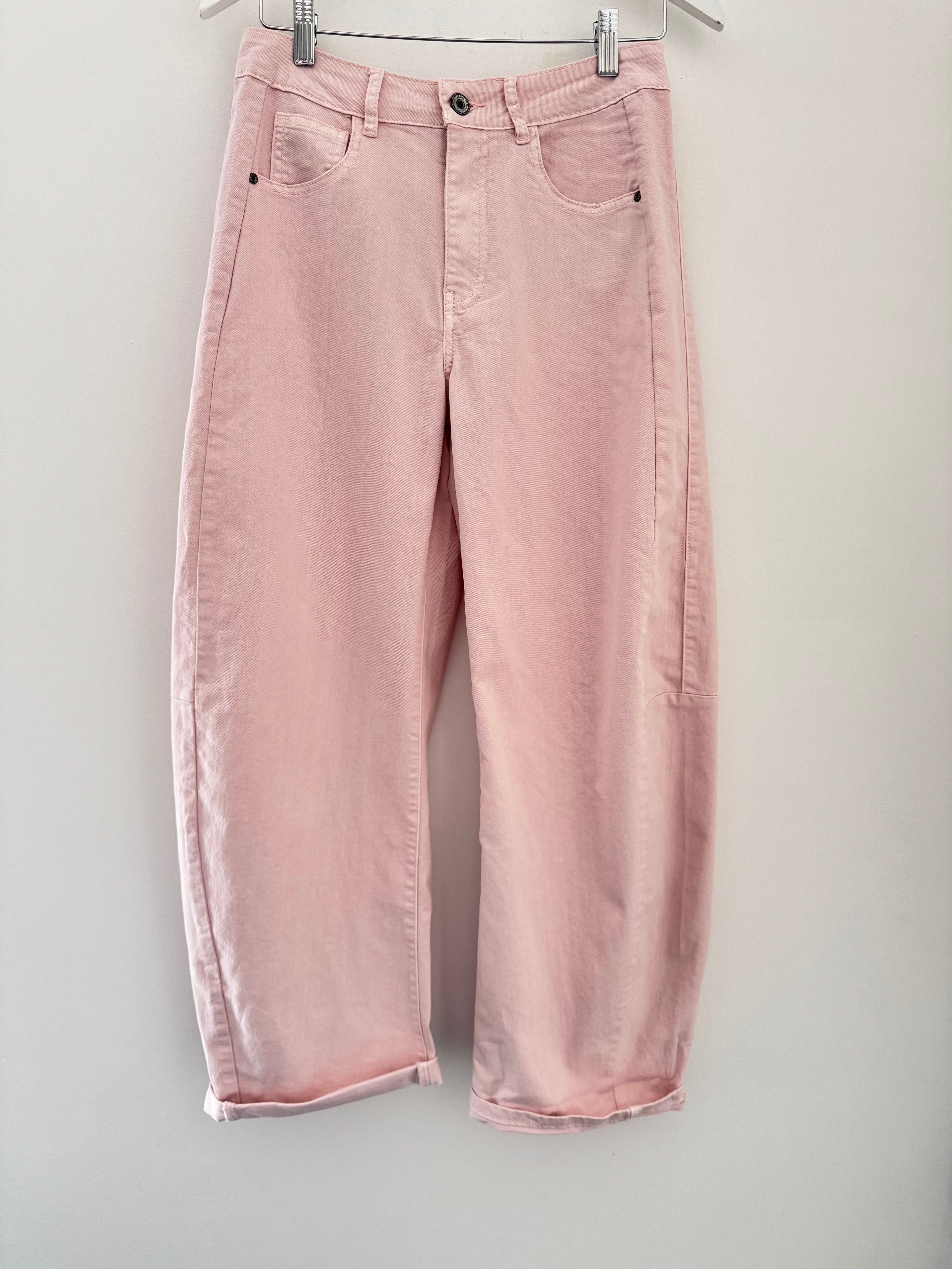 Barrel Leg Jeans in Pink