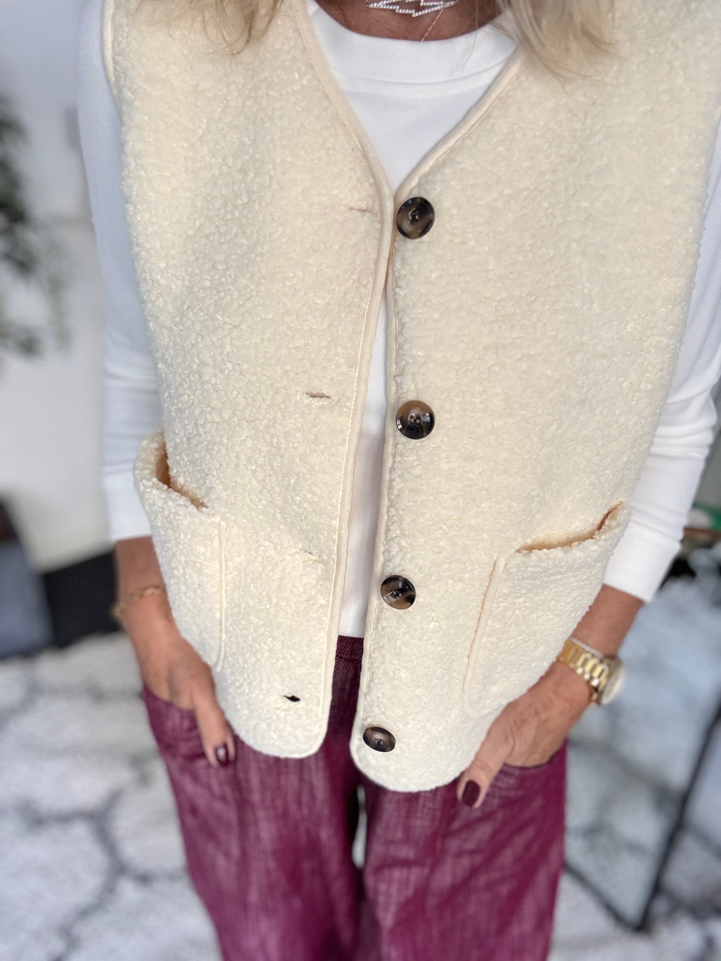 Boucle Gilet in Vanilla