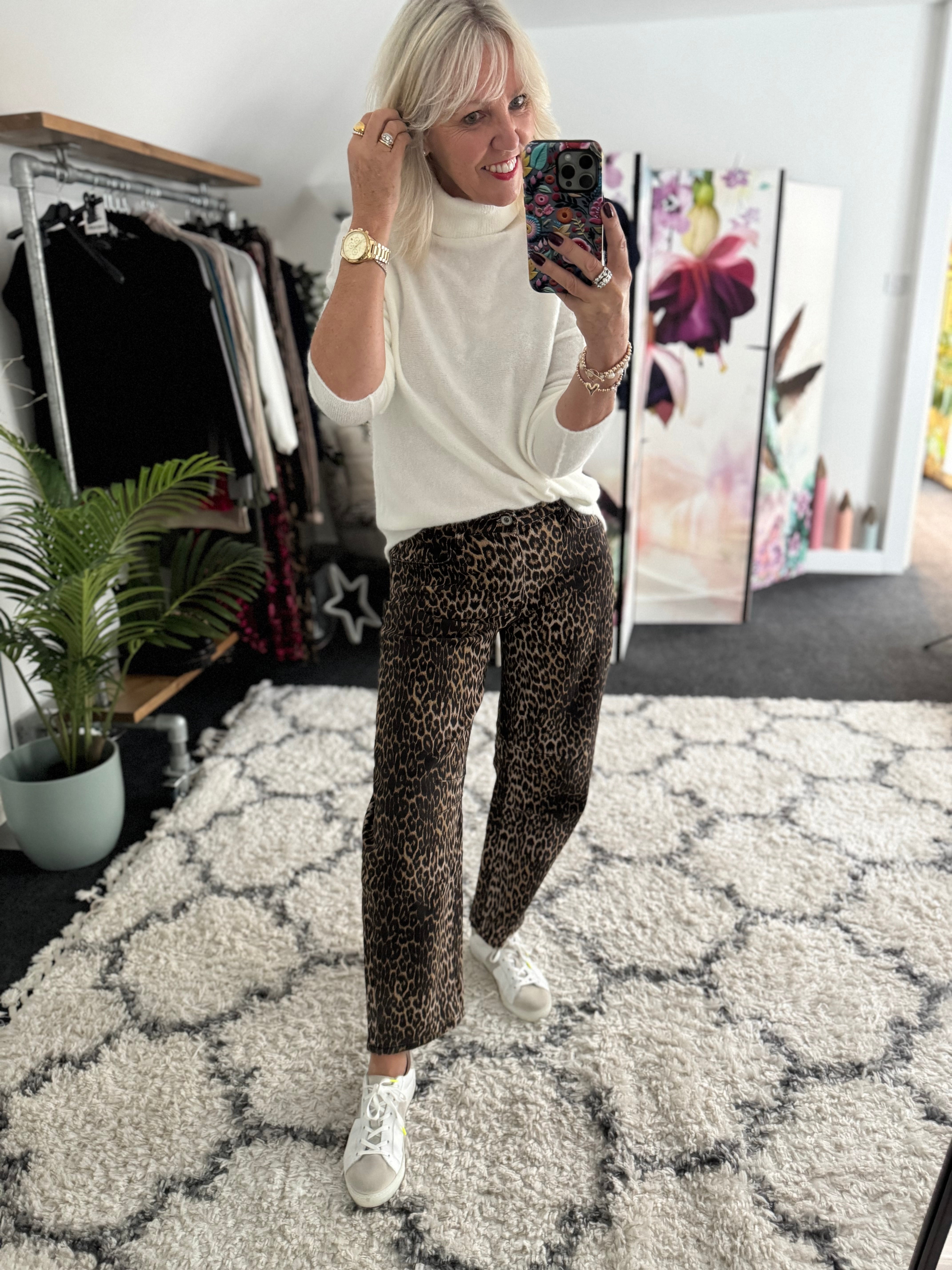 Barrel Leg Jeans in Leopard