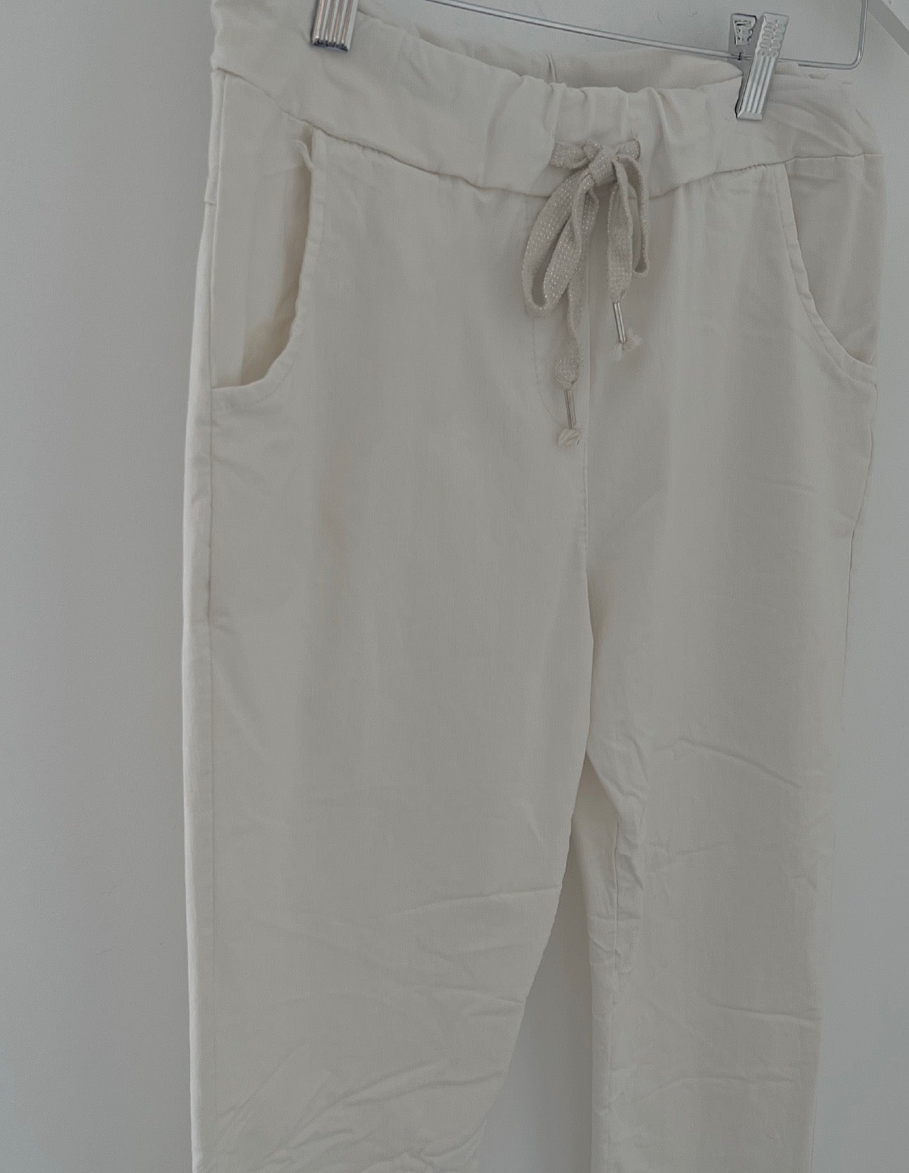 Slimfit Cotton Stretch Joggers in Light Ecru