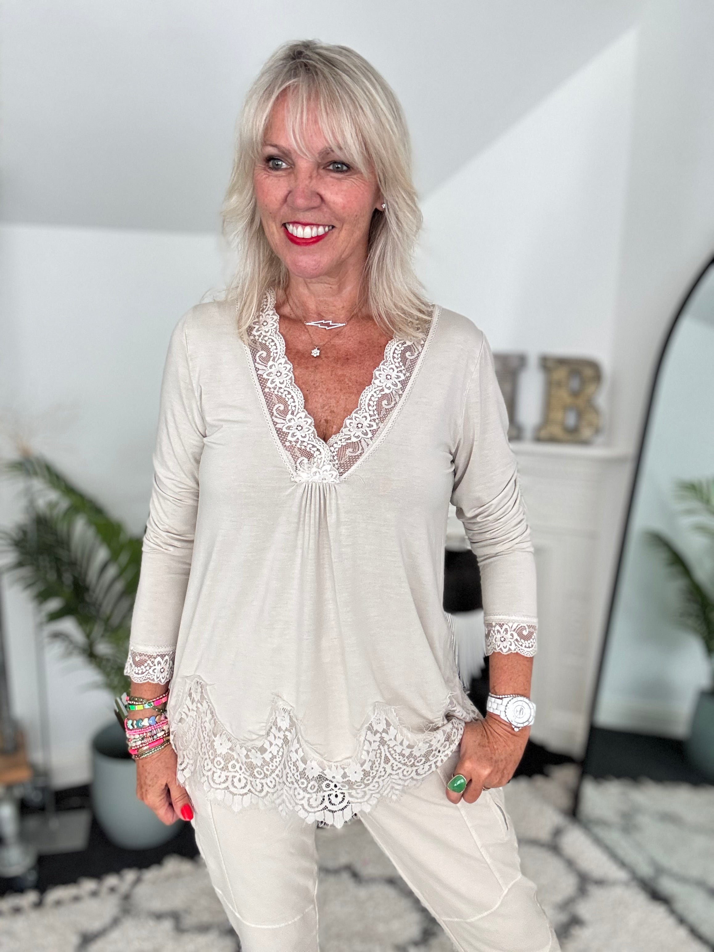 Luxe Base Top with Lace Trim in Stone