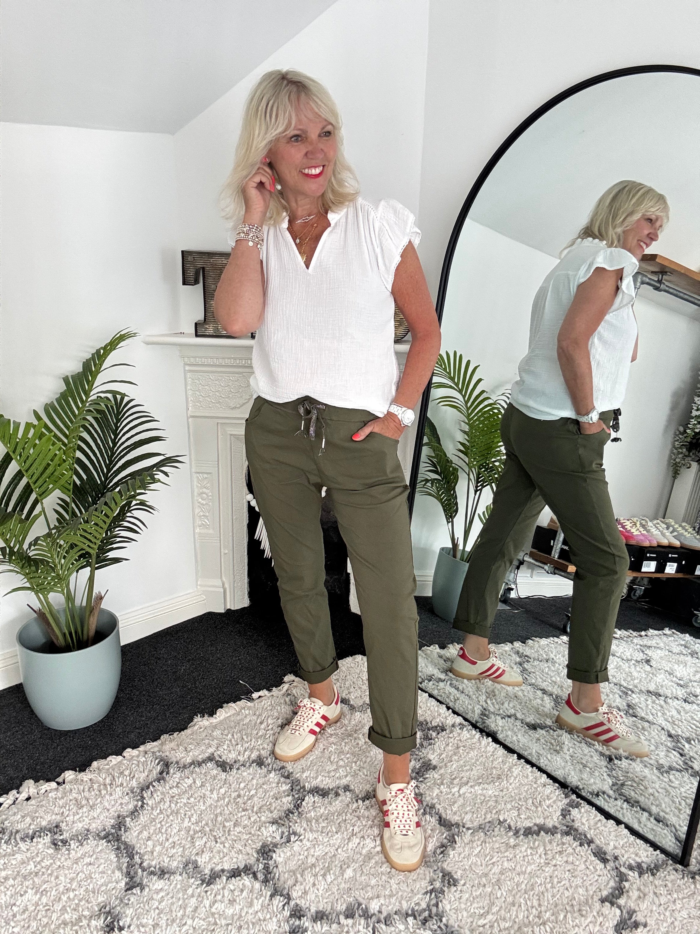 Super Stretch Joggers in Khaki