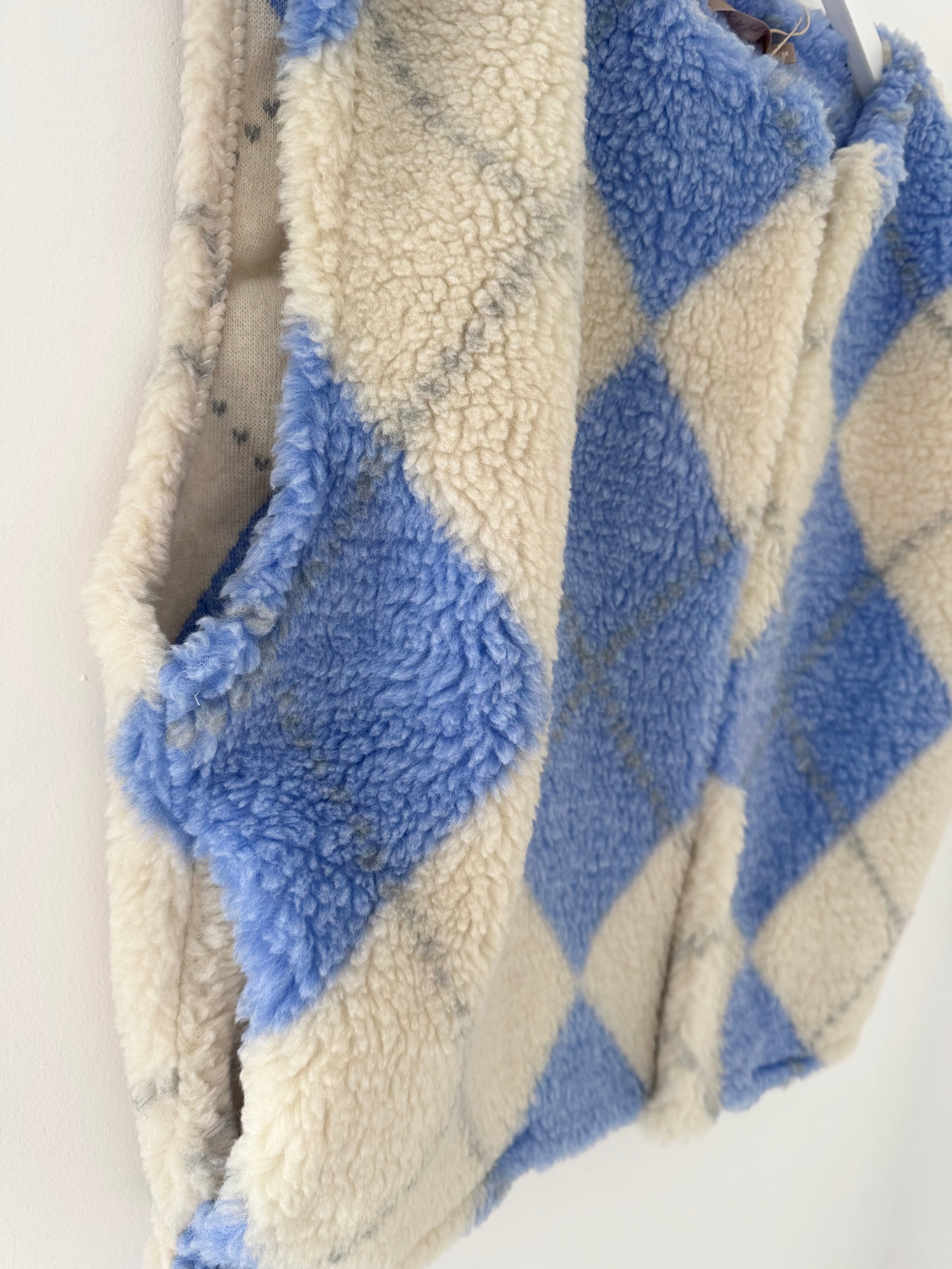 Check Teddy Gilet in Blue & Vanilla