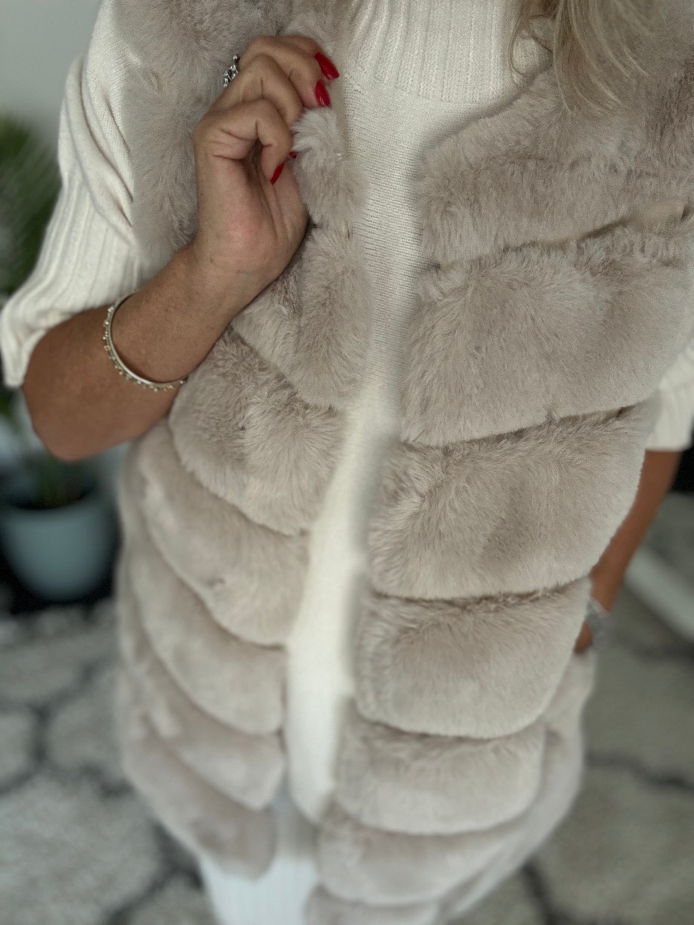 Luxe Puffed Fur Gilet in Pale Caramel