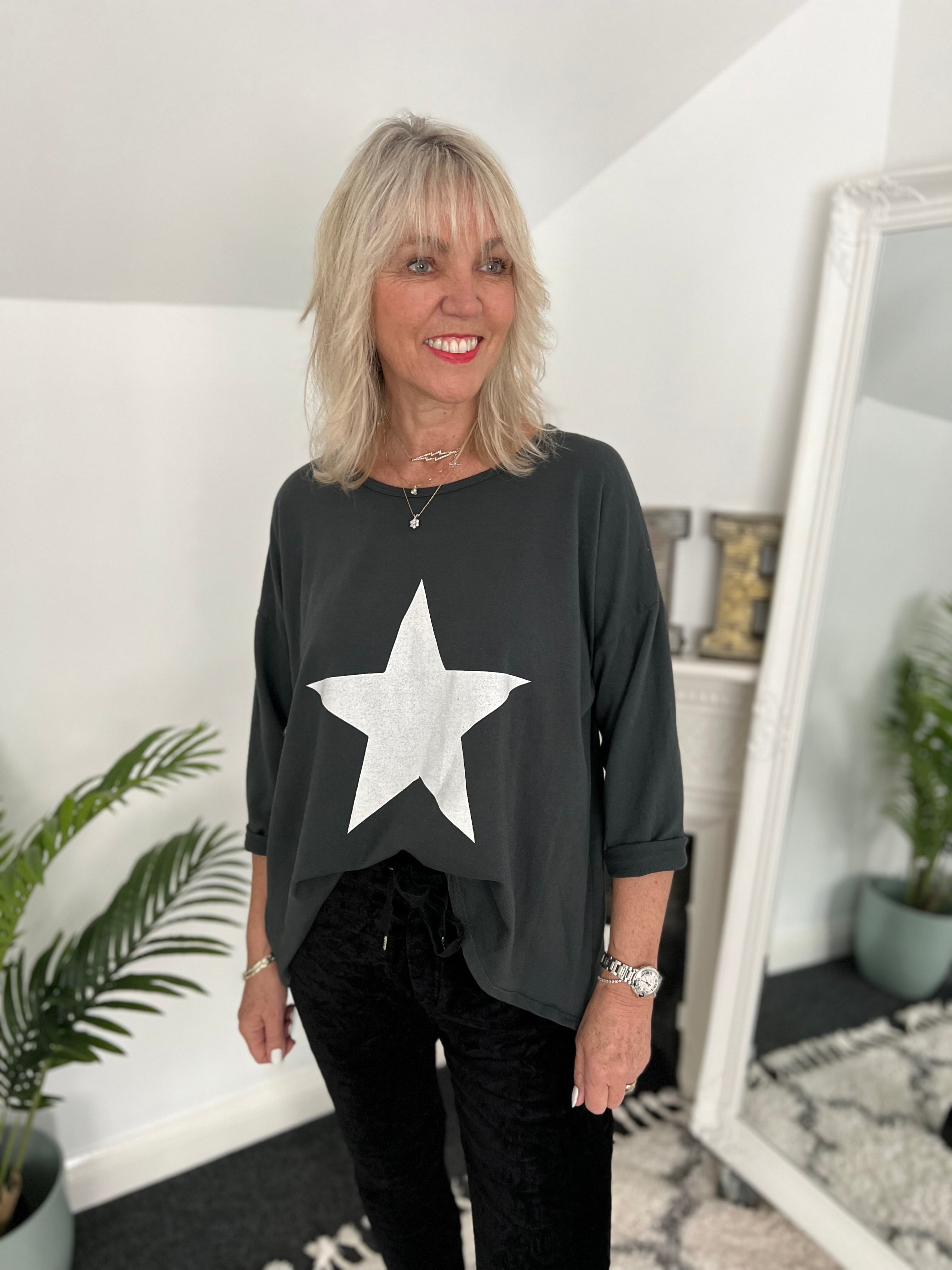 Scoop Neck Cotton Star Top in Charcoal