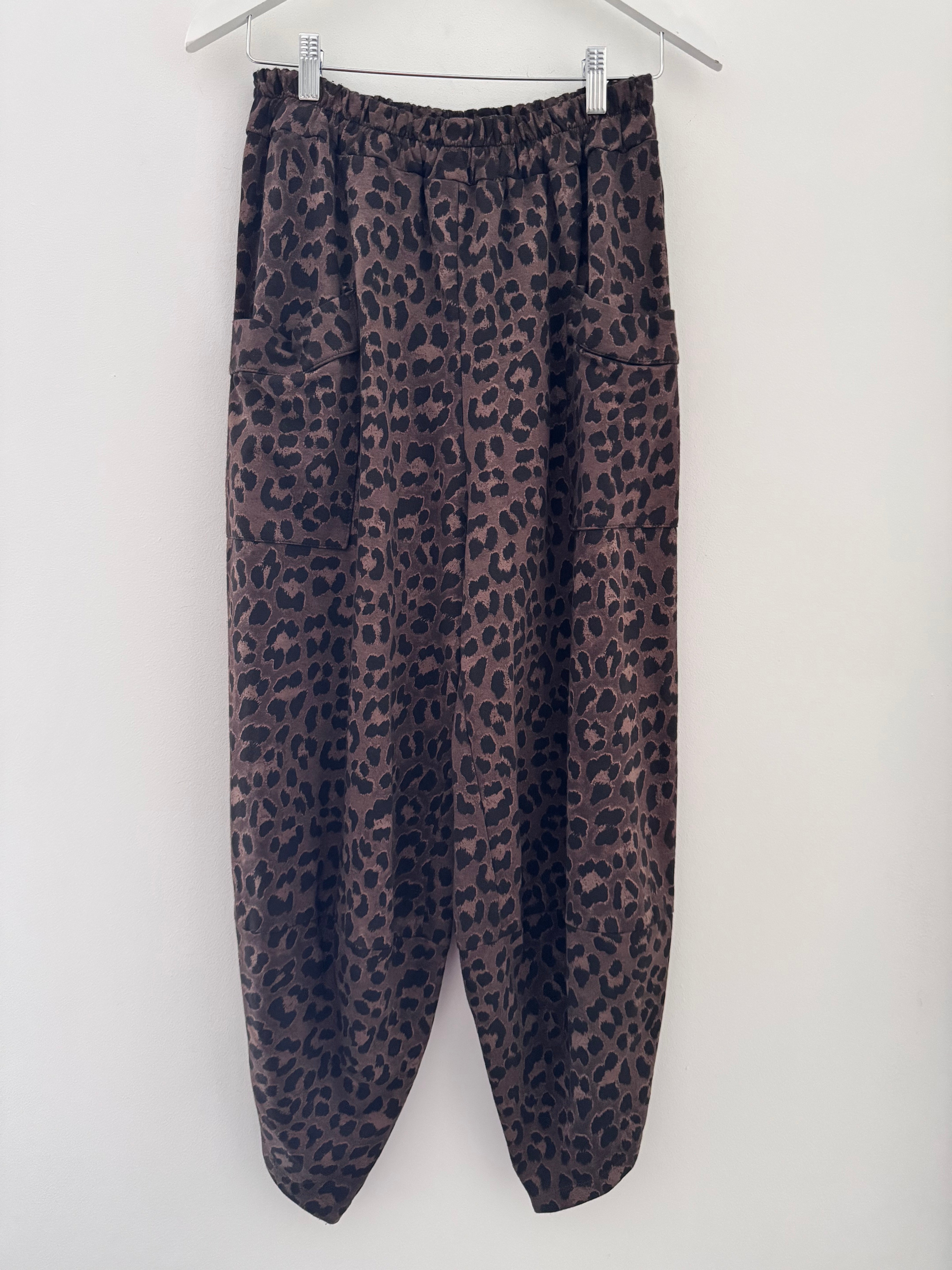 Barrel Stretch Trousers in Cocoa Leopard
