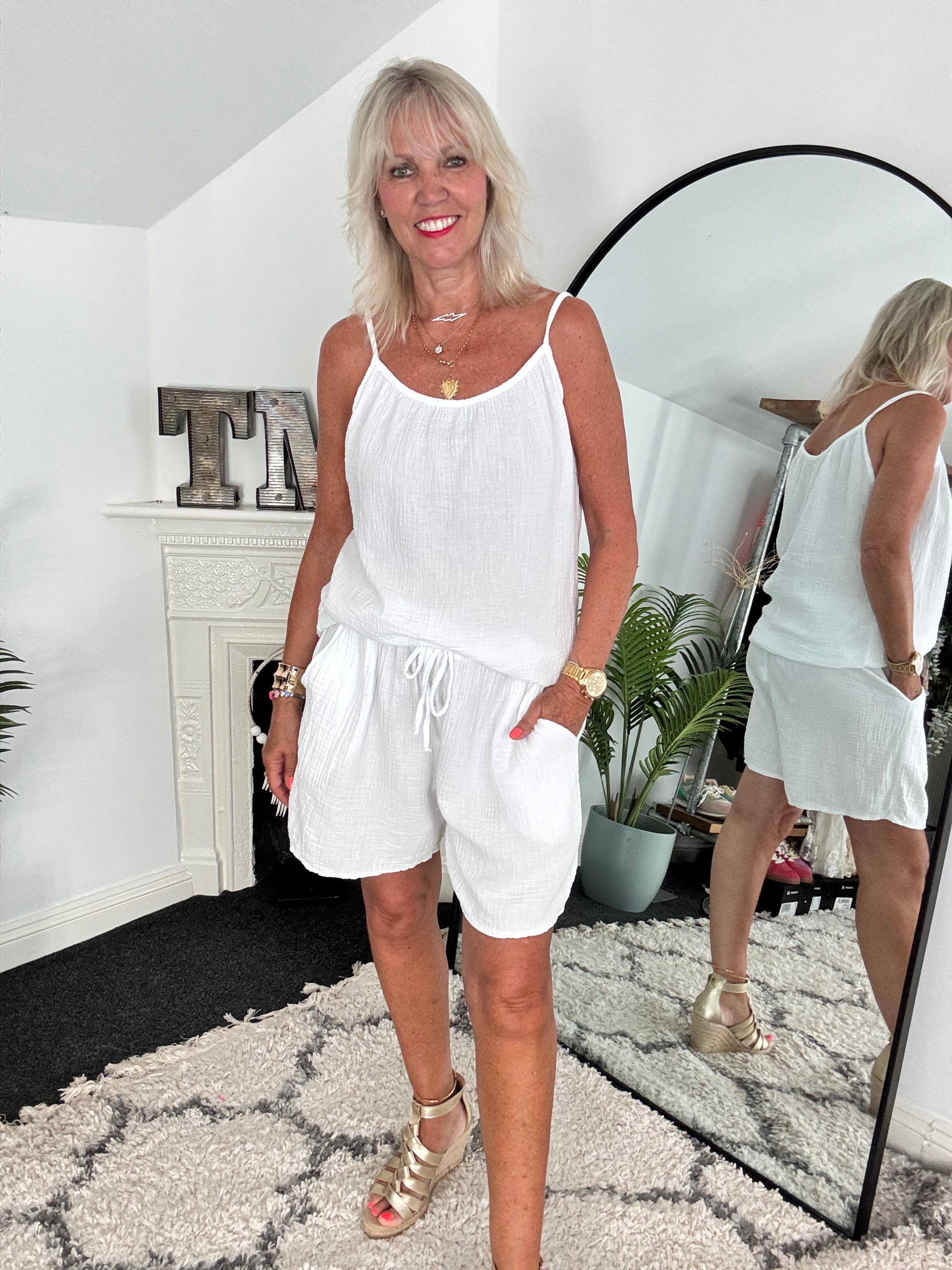 Cheesecloth Shorts in White
