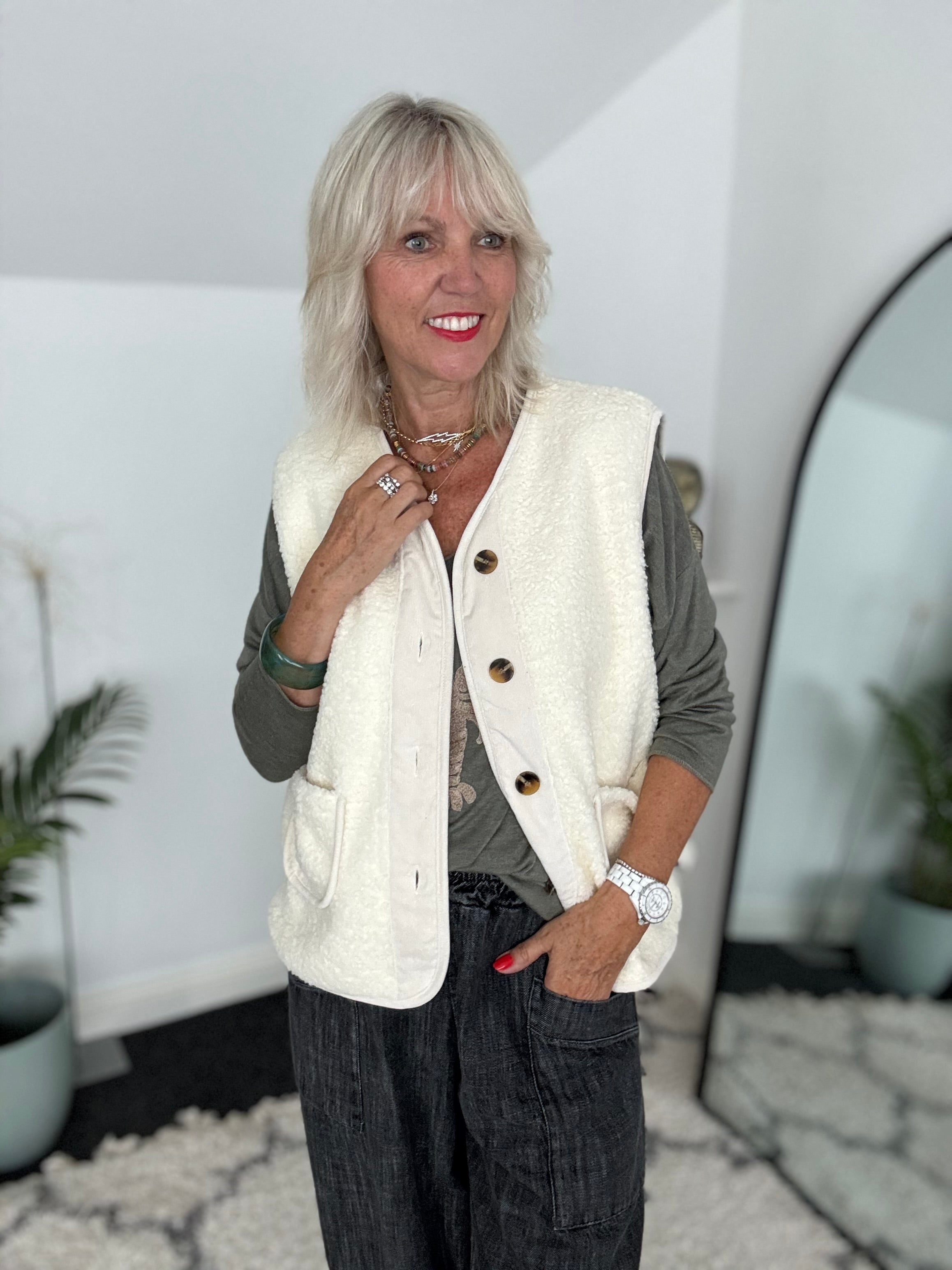 Soft Teddy Gilet in Vanilla