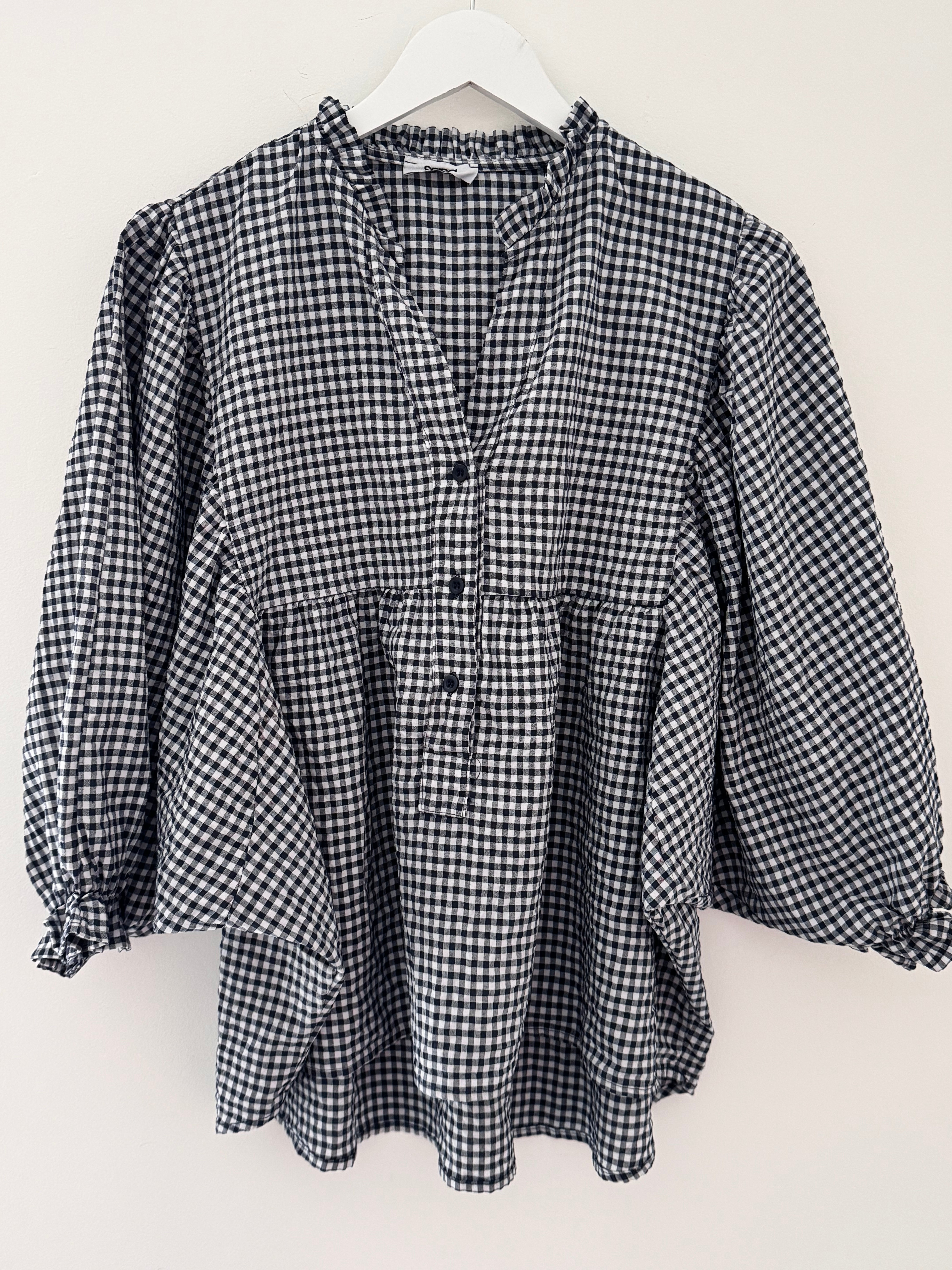 Gingham Seersucker Blouse in Navy