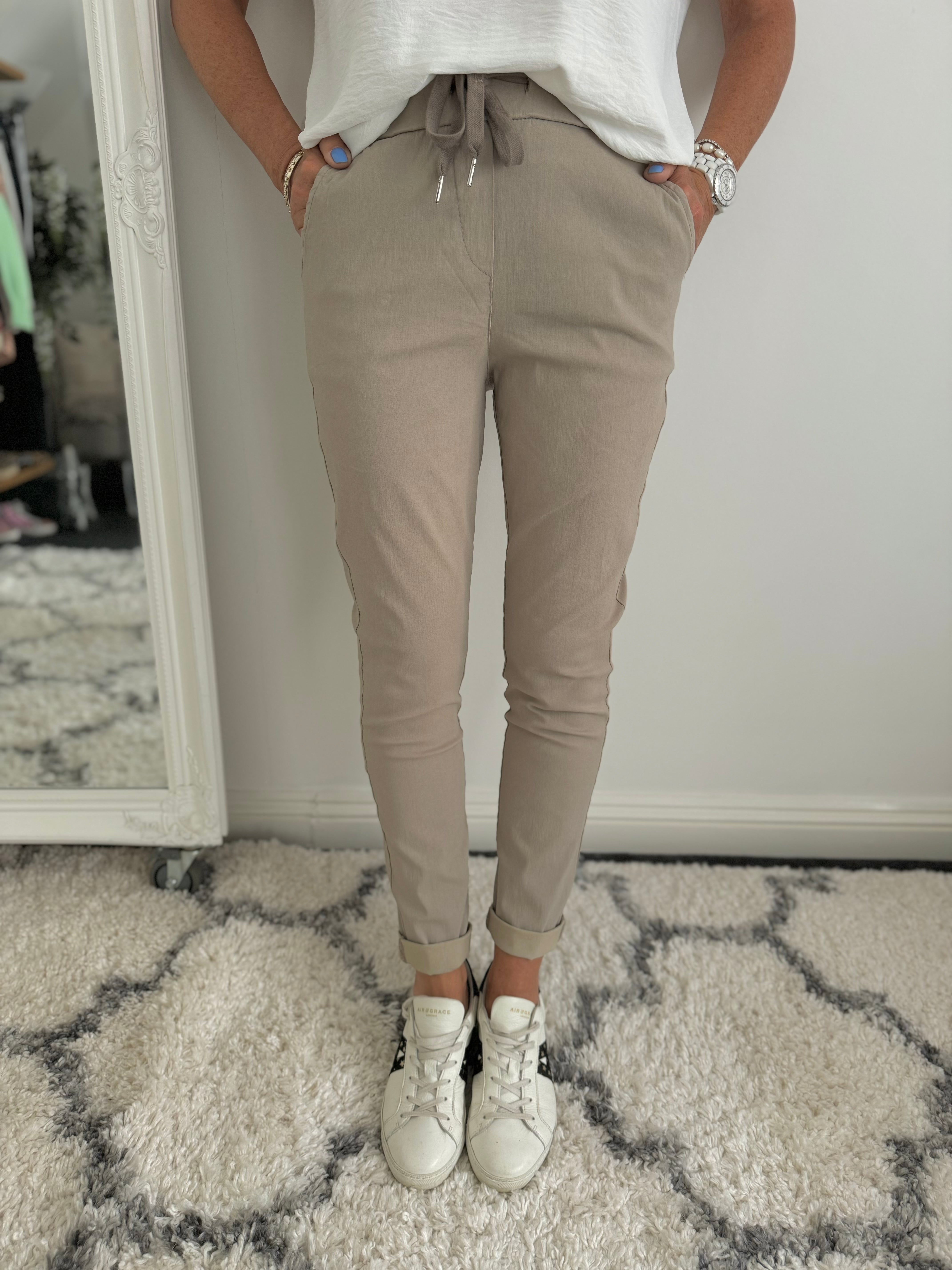 Super Stretch Plain Tie Joggers in Mocha