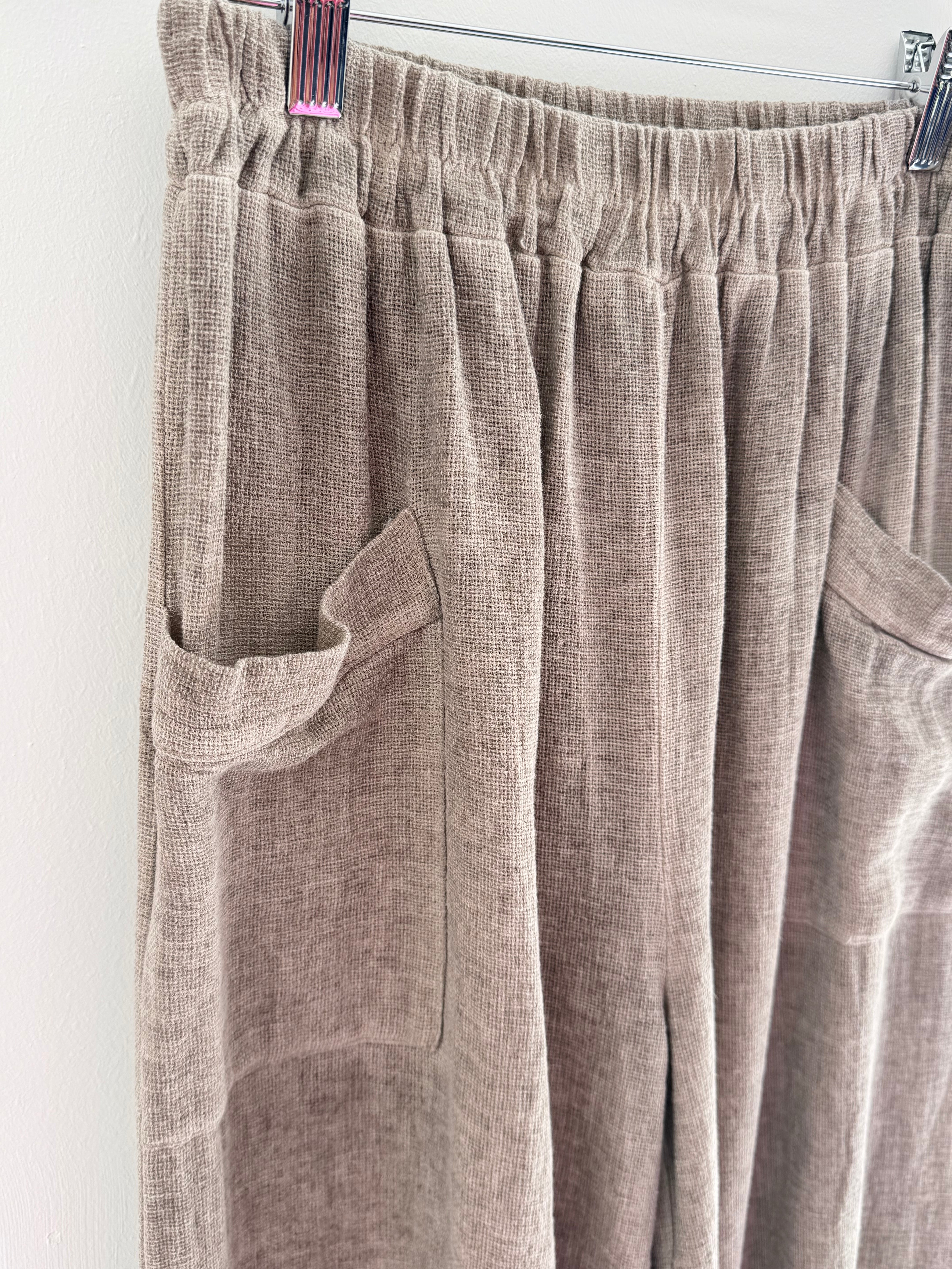 Linen & Cotton Barrel Trousers in Mocha