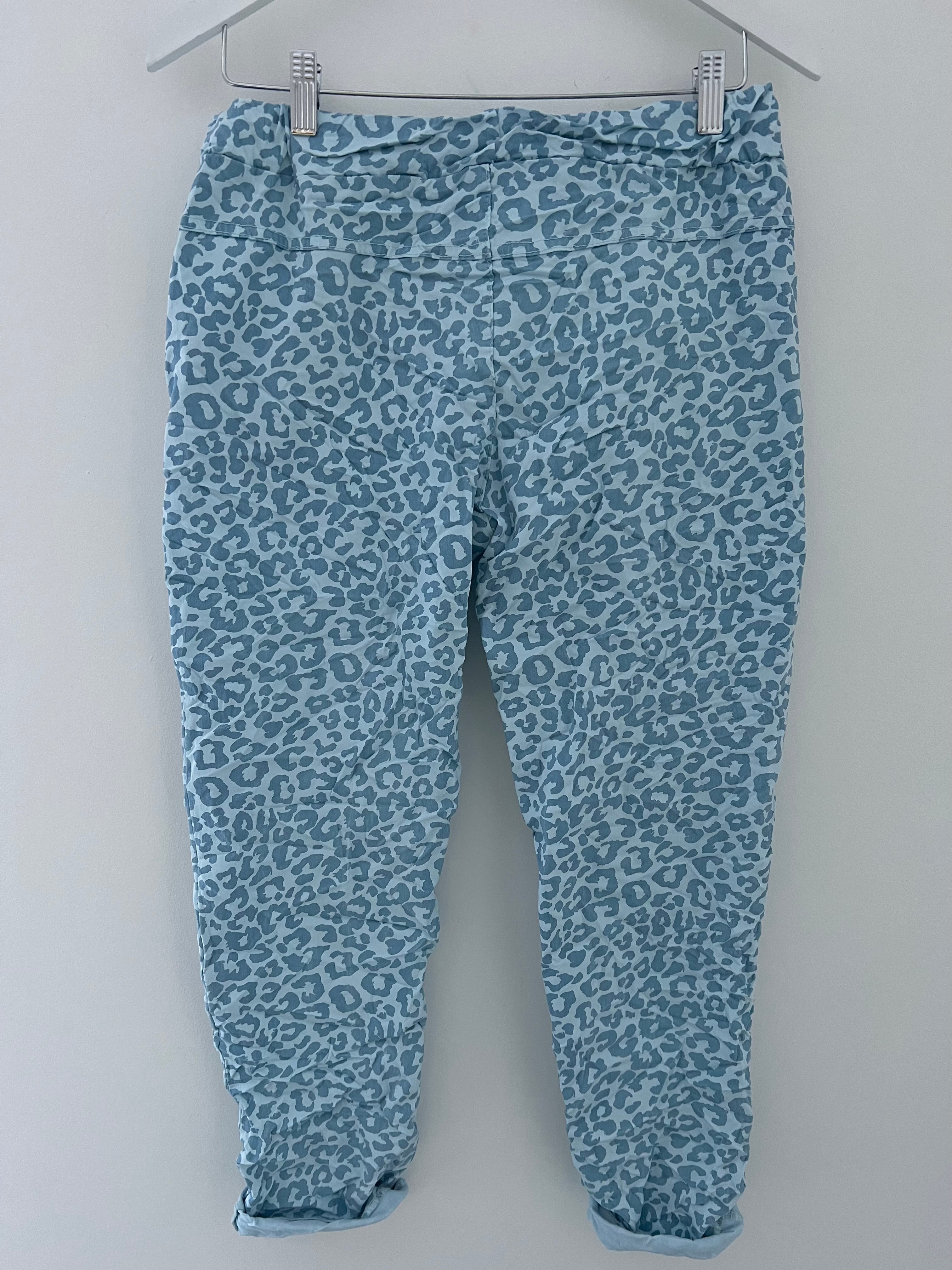 Slimfit Cotton Stretch Joggers in Blue Leopard