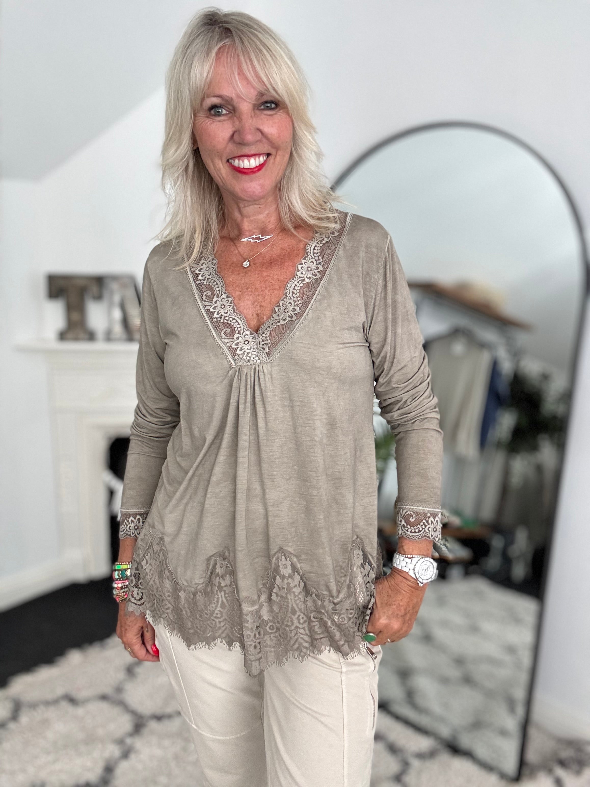 Luxe Base Top with Lace Trim in Mocha