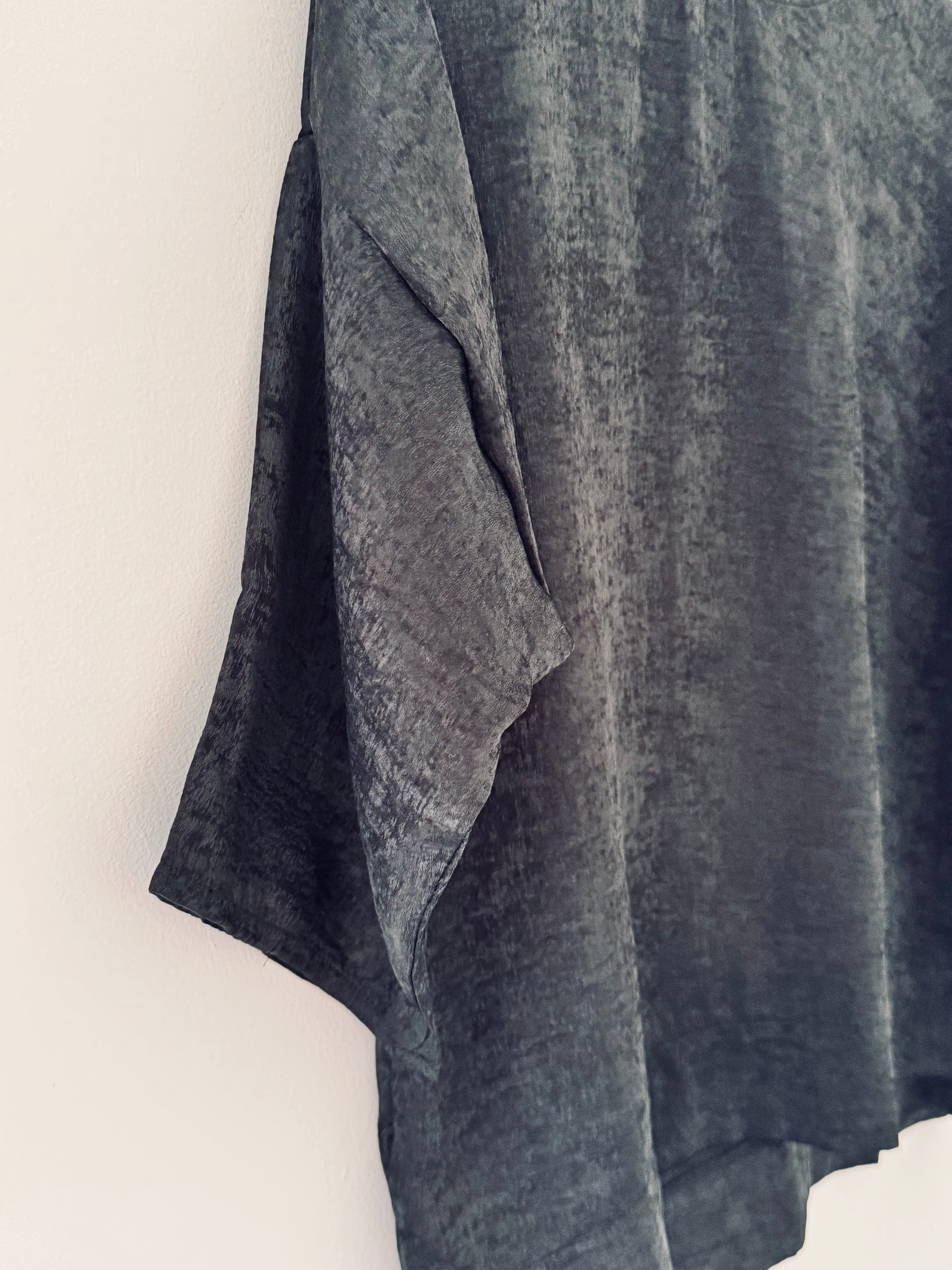 Silky Shimmer Top in Black