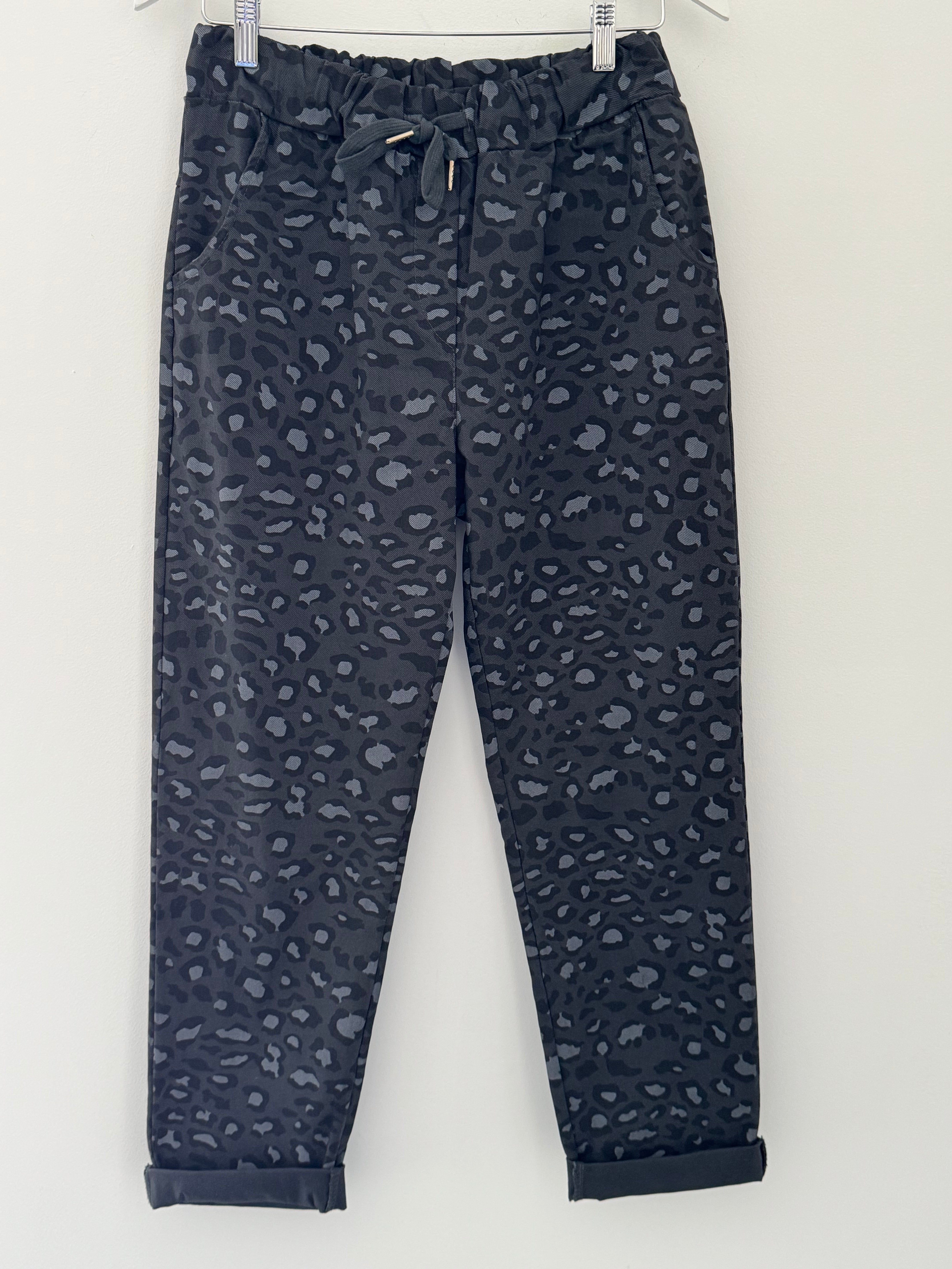 Super Stretch Joggers in Dark Grey Leopard