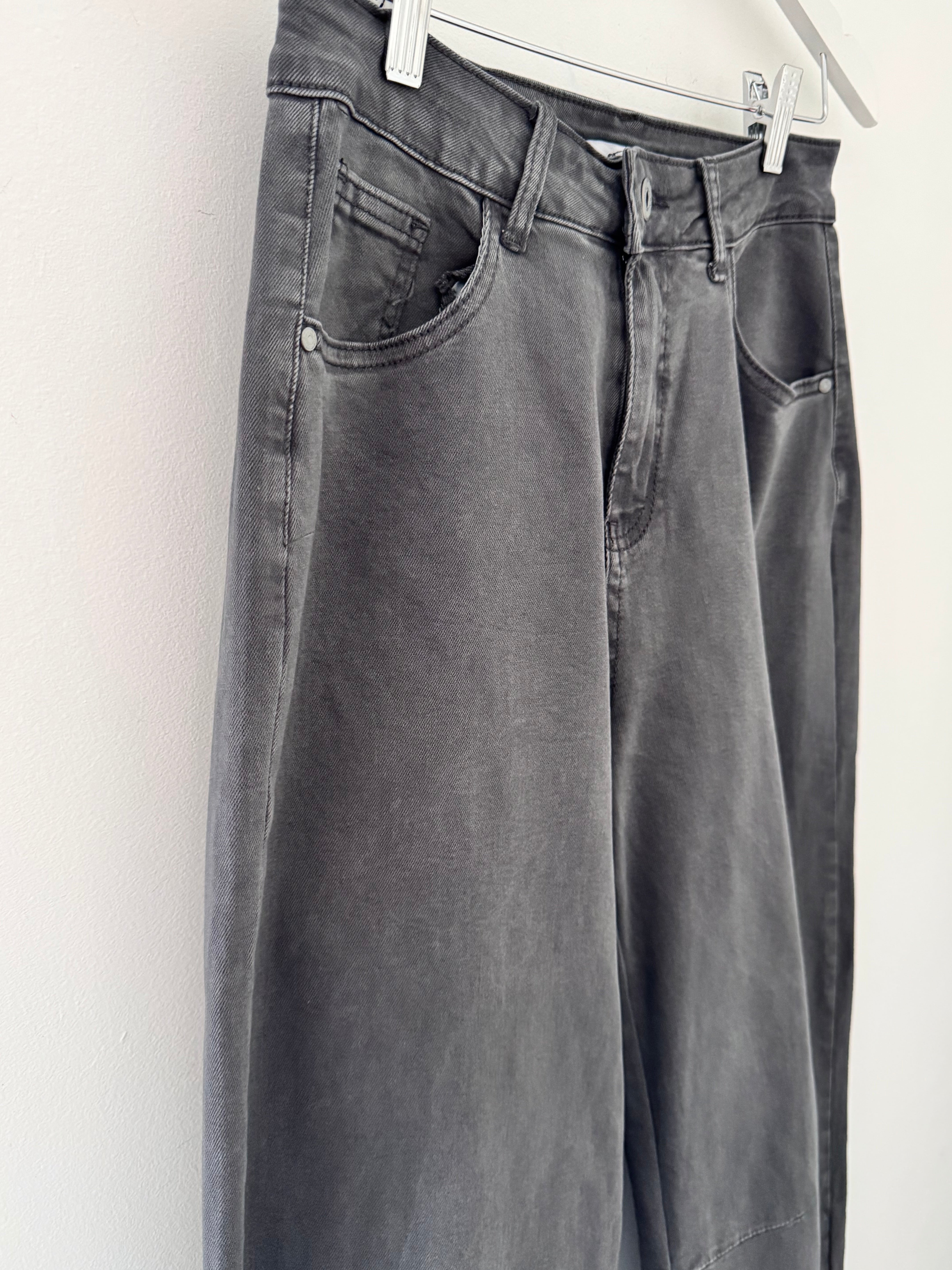Stretch Boyfriend Jeans in Dark Grey