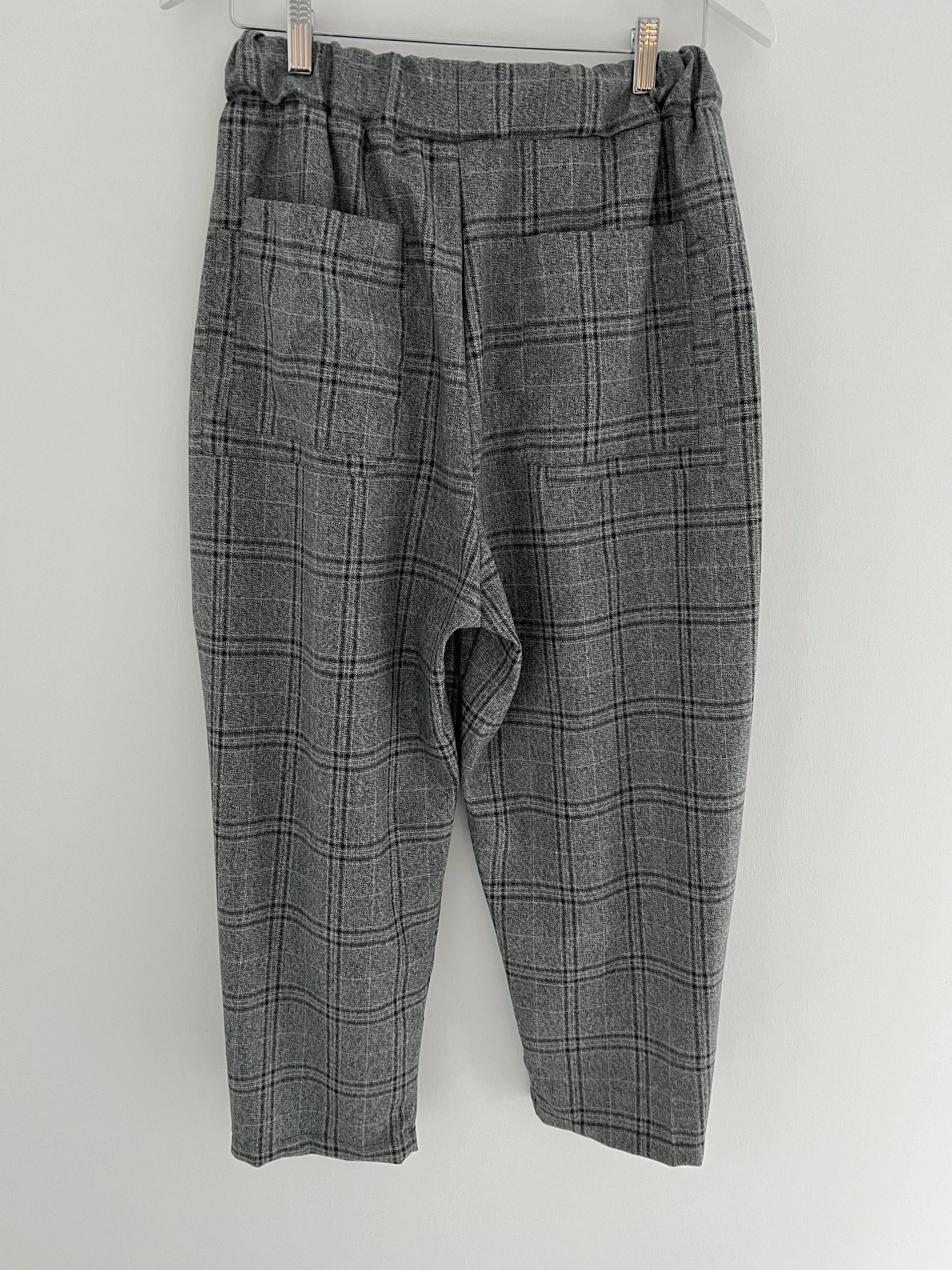 Baggy Trousers in Grey Check
