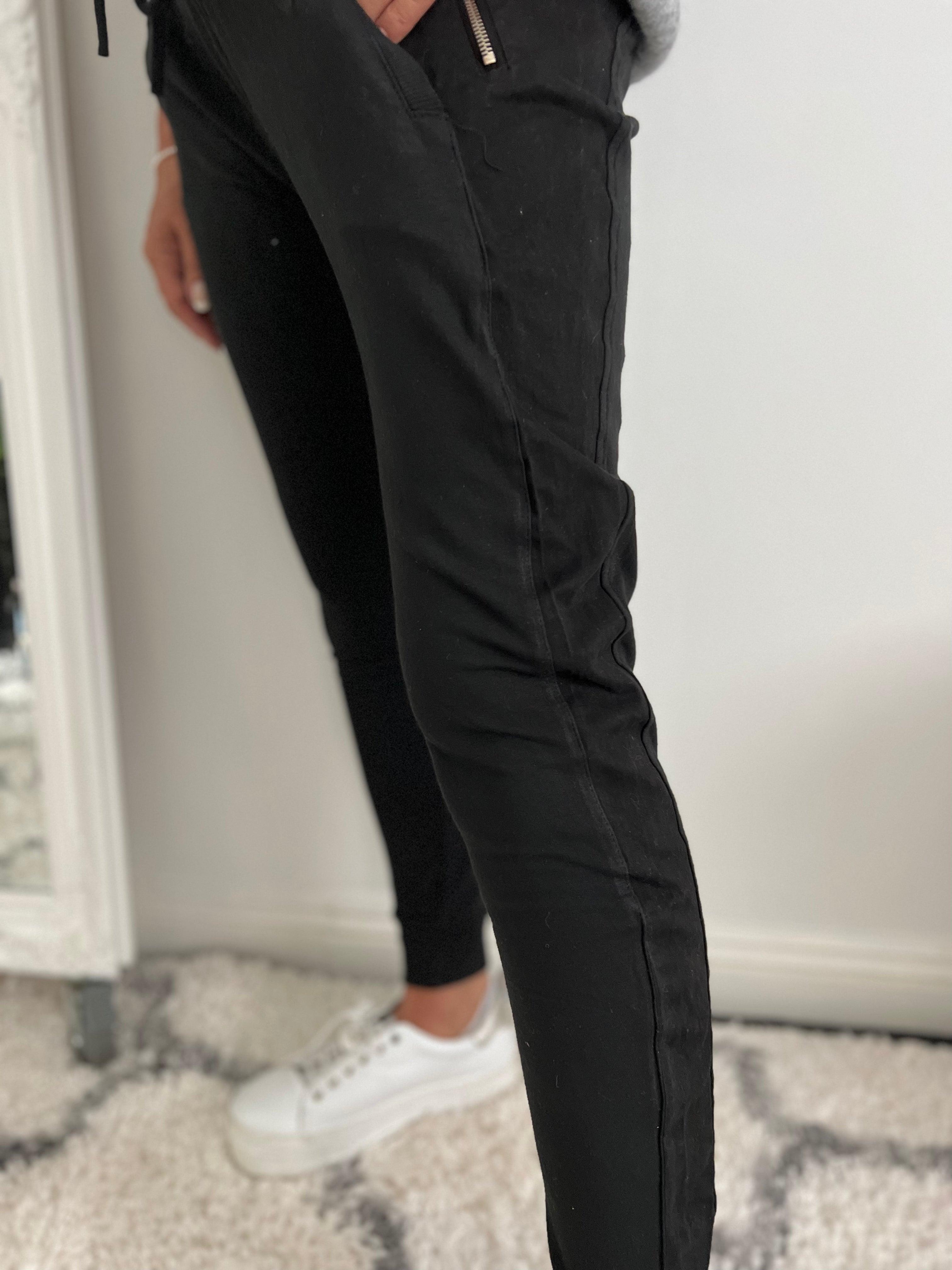 Panel Cotton Stretch Joggers in Black