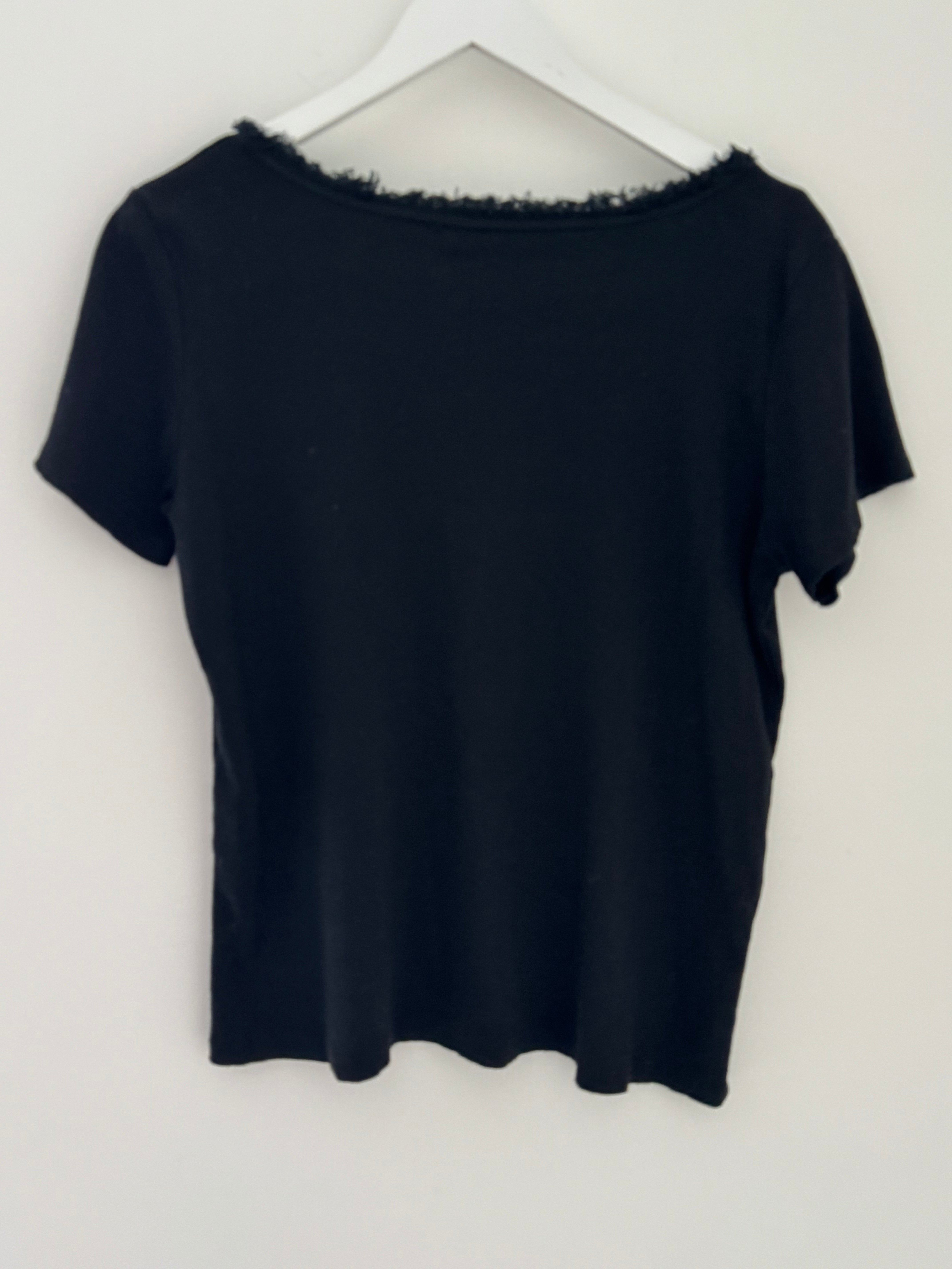 Vintage Round Neck Tee in Black