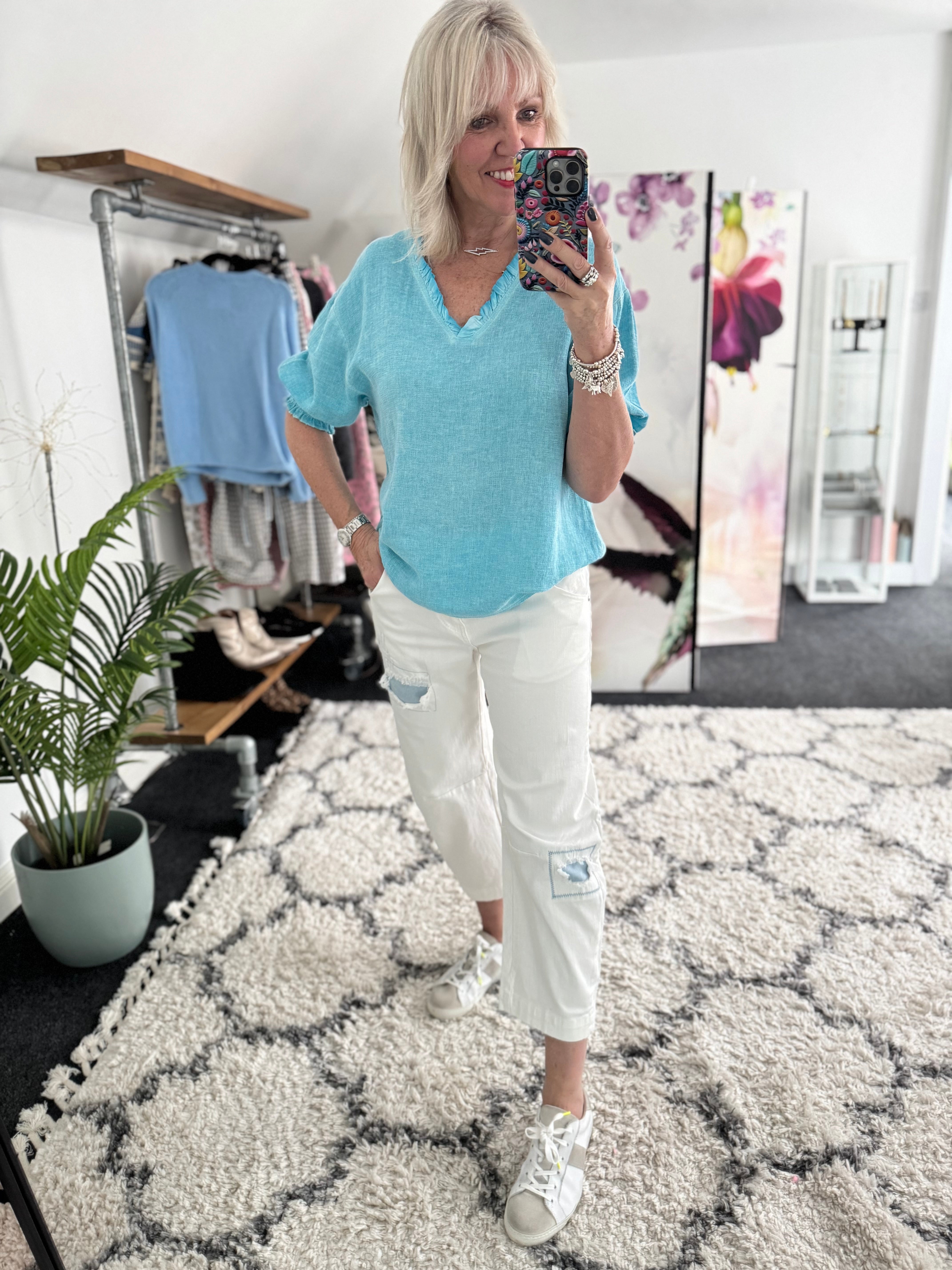 Patched Barrel Leg Jeans in White