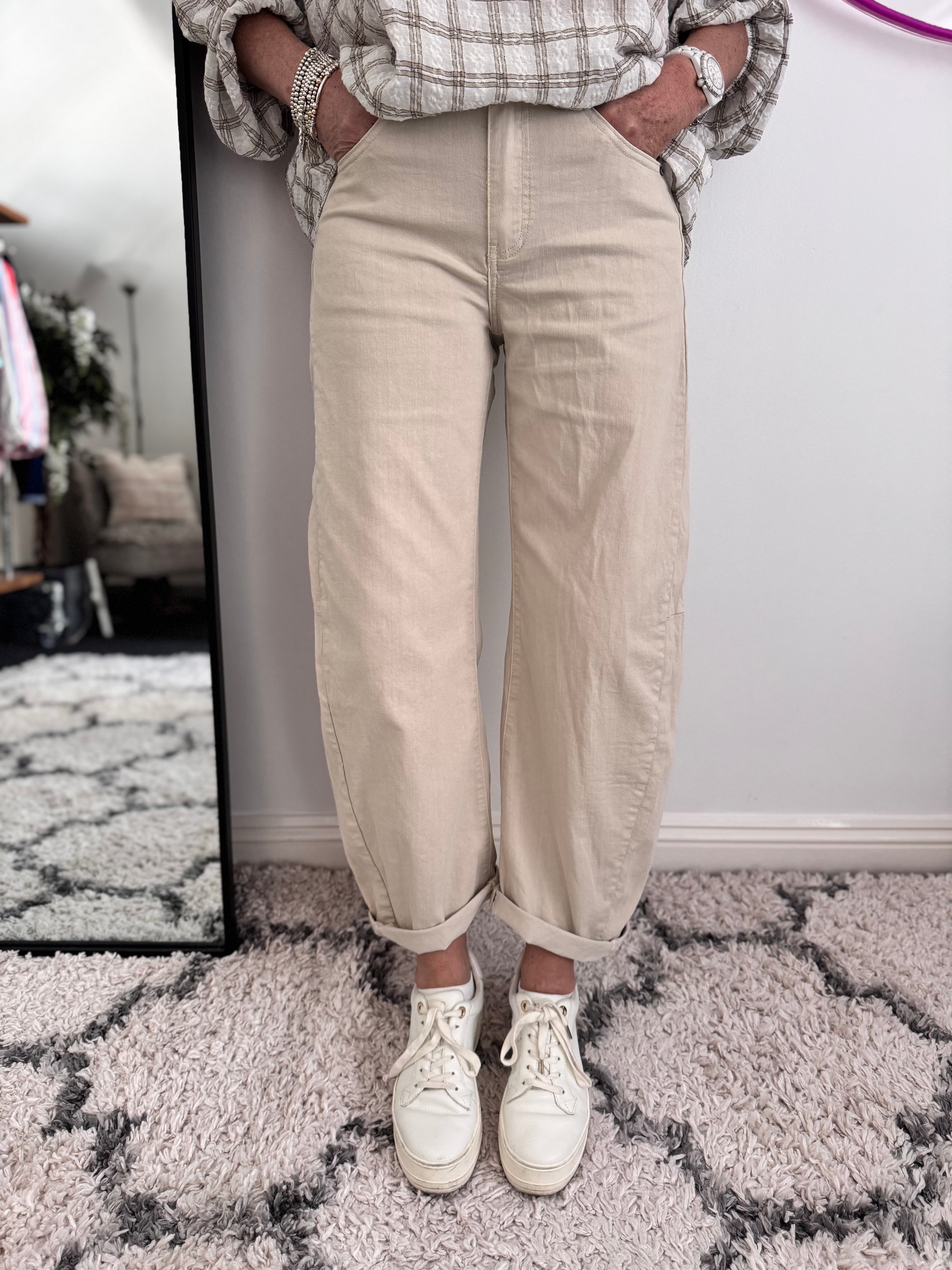 Barrel Leg Jeans in Stone