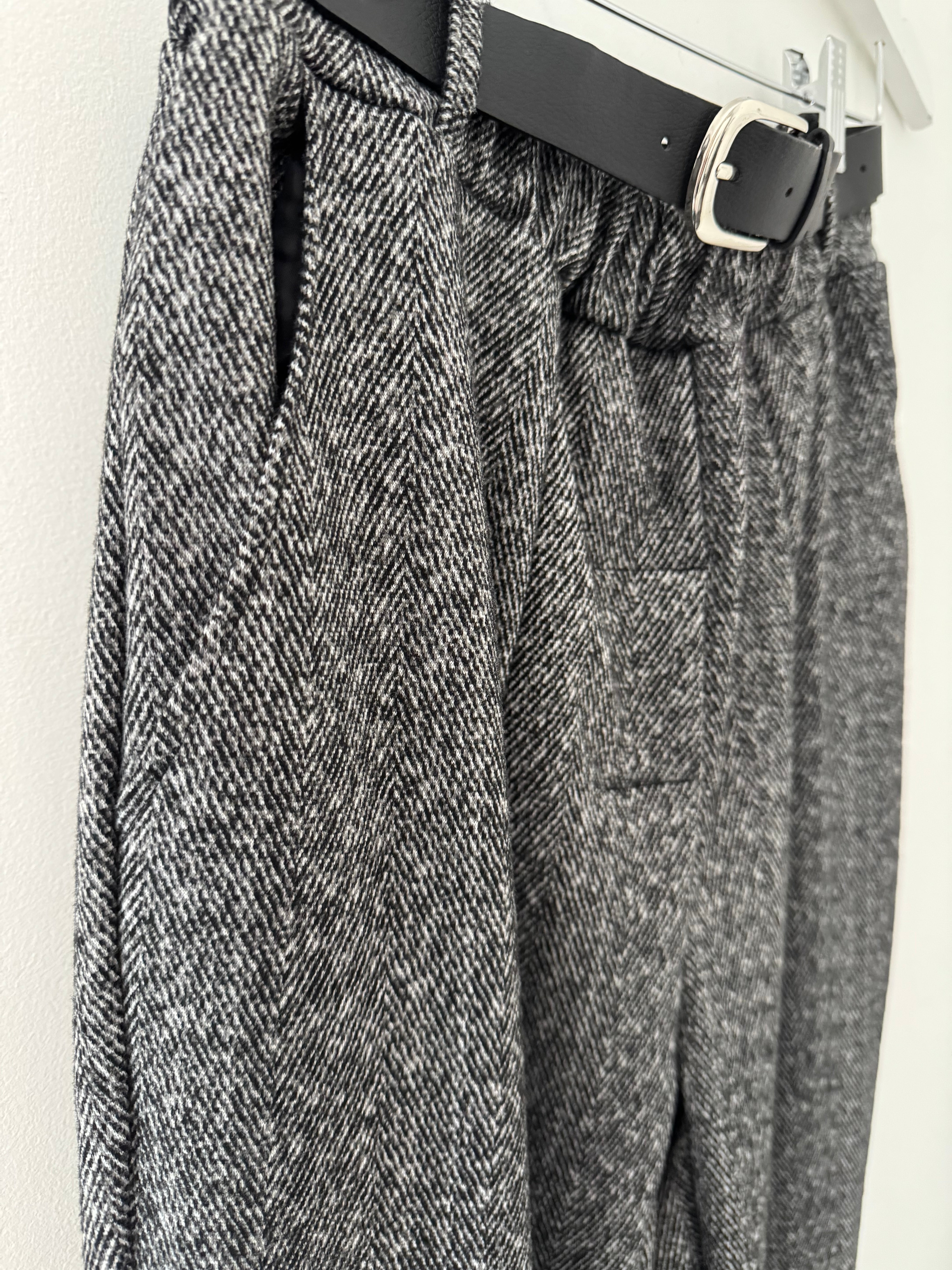 Stretch Herringbone Trousers in Charcoal