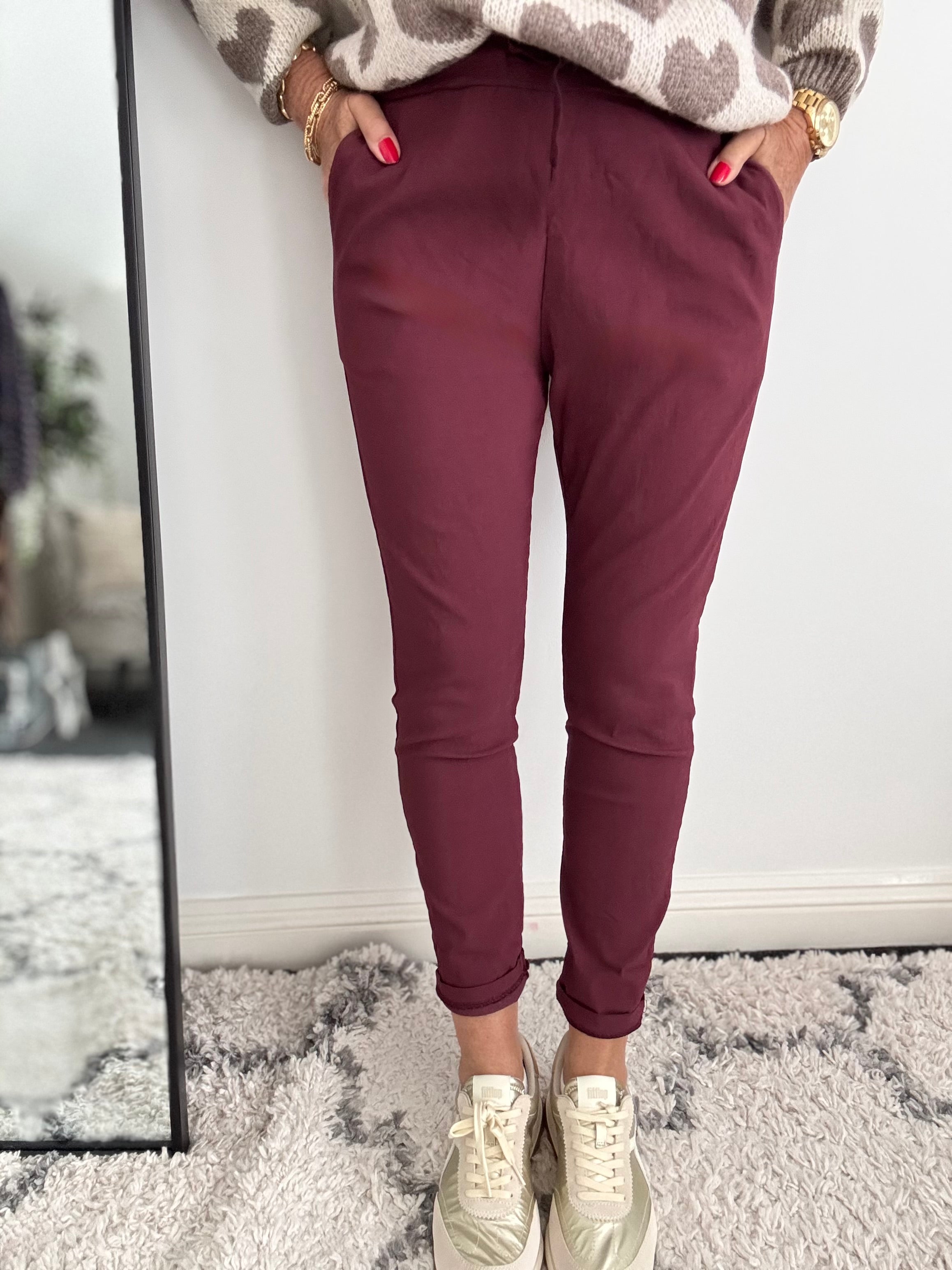 Super Stretch Joggers in Claret