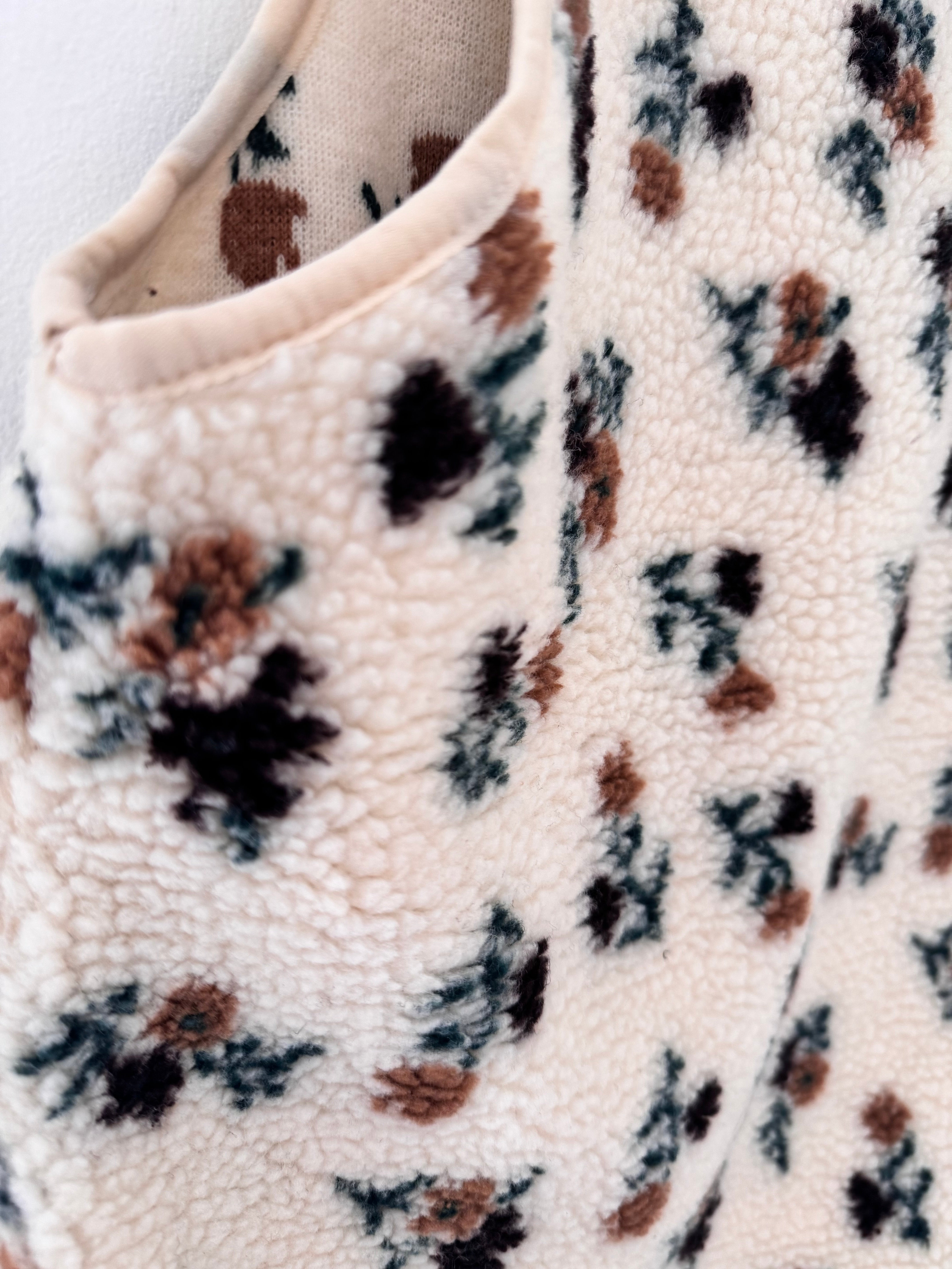 Boucle Gilet with Print in Ecru