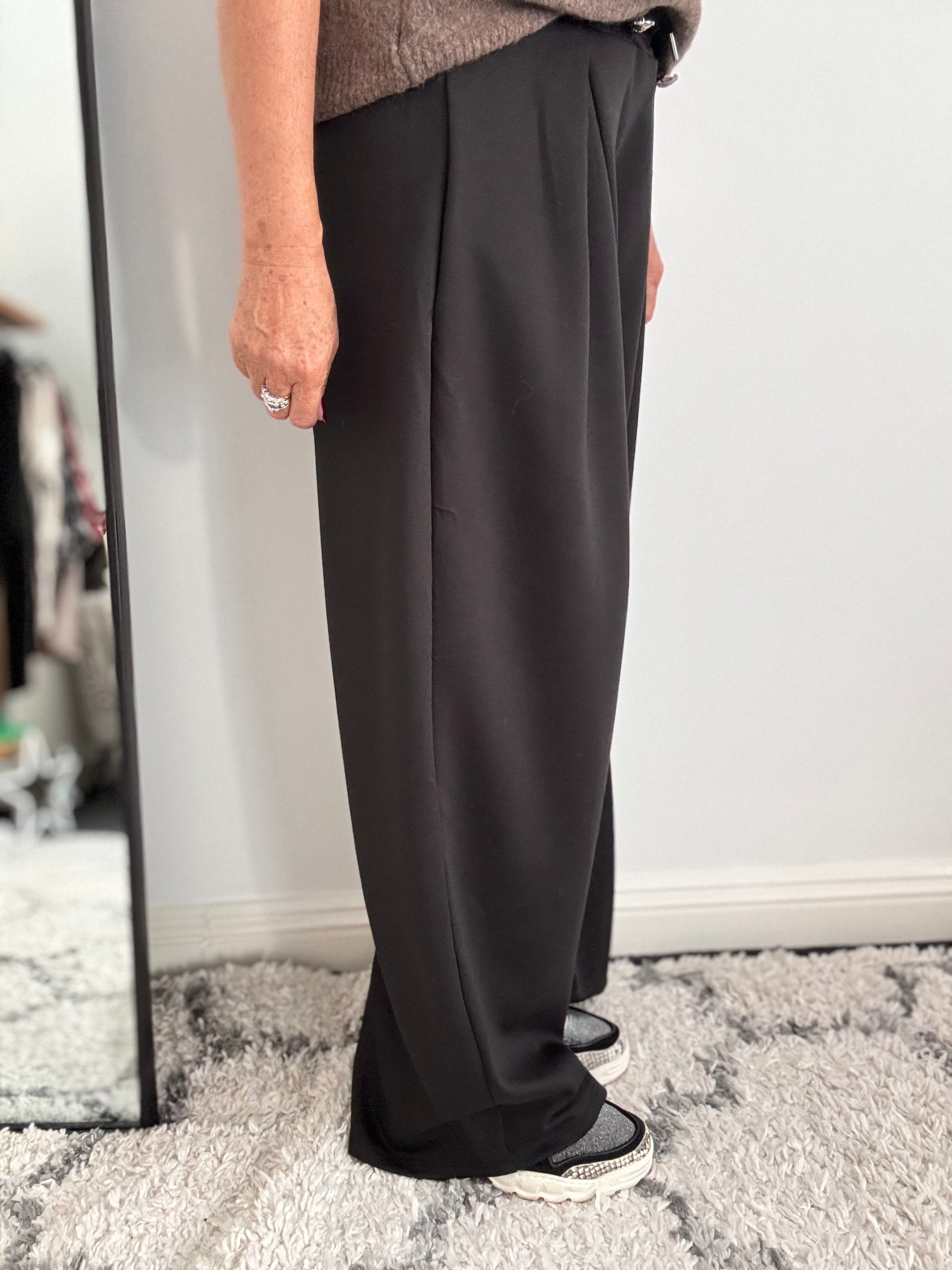 Wide Leg Stretch Trousers in Black