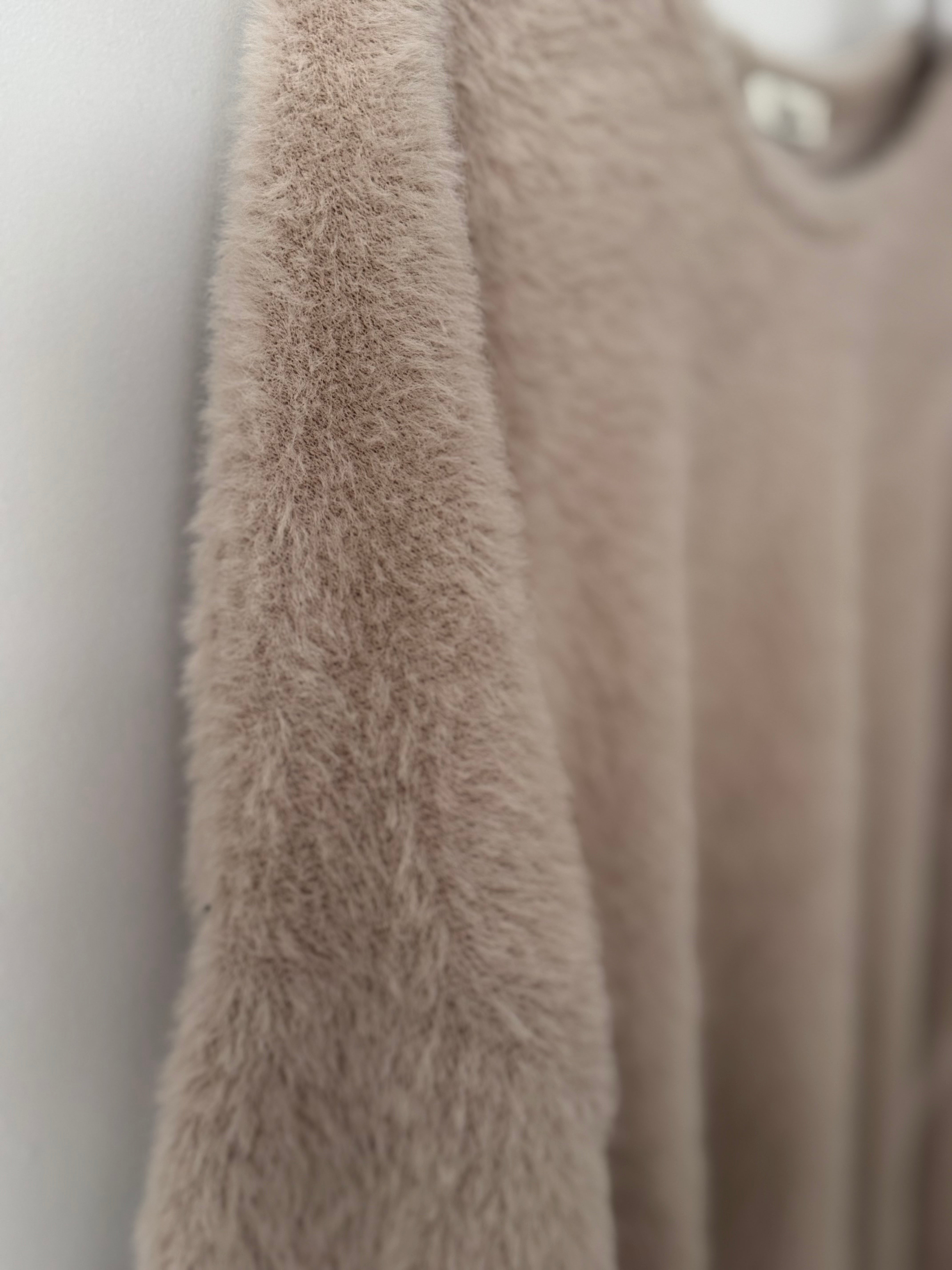 Oversized Fluffy Jumper in Latte