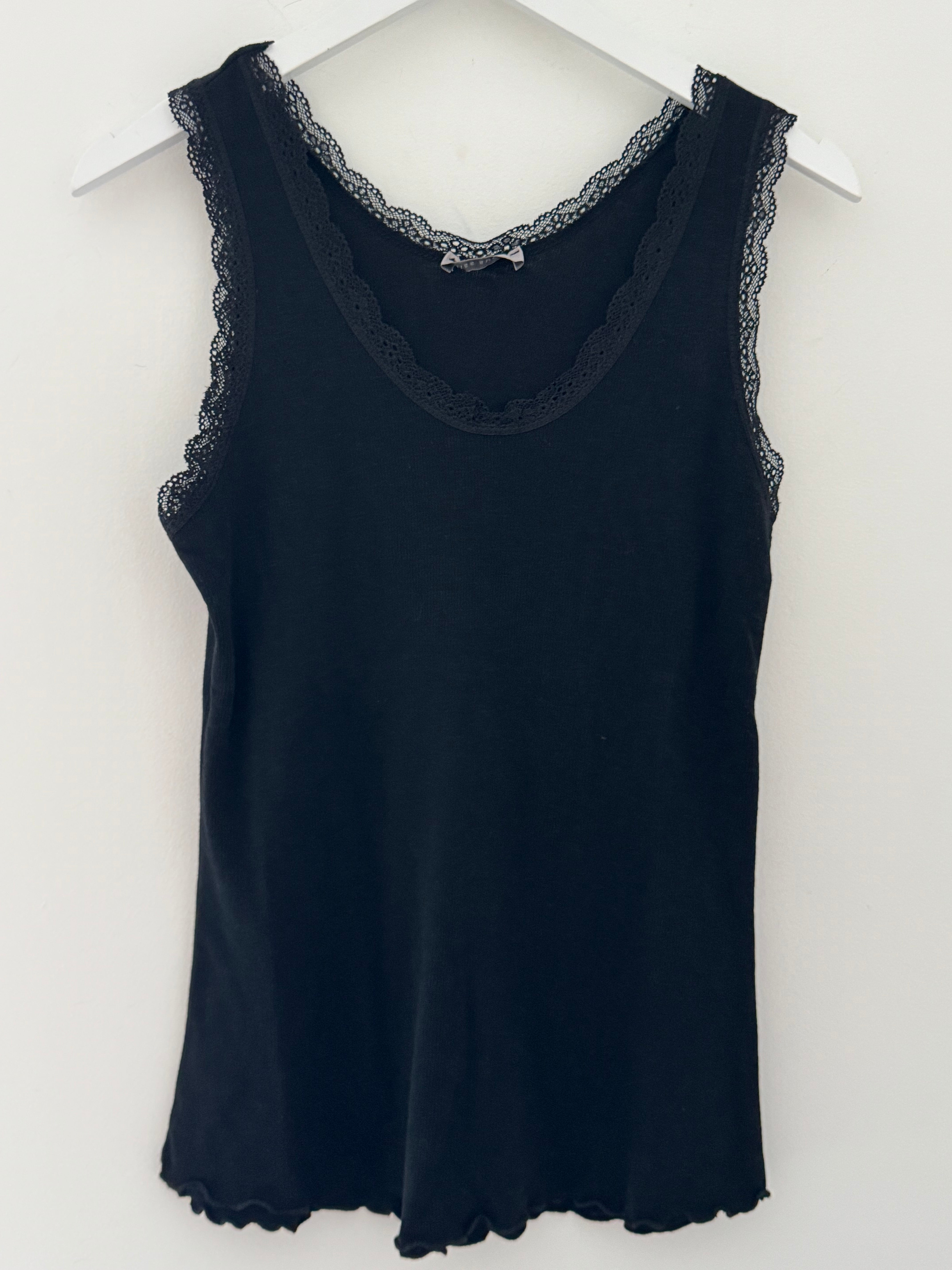 Luxe Ribbed Vest in Black